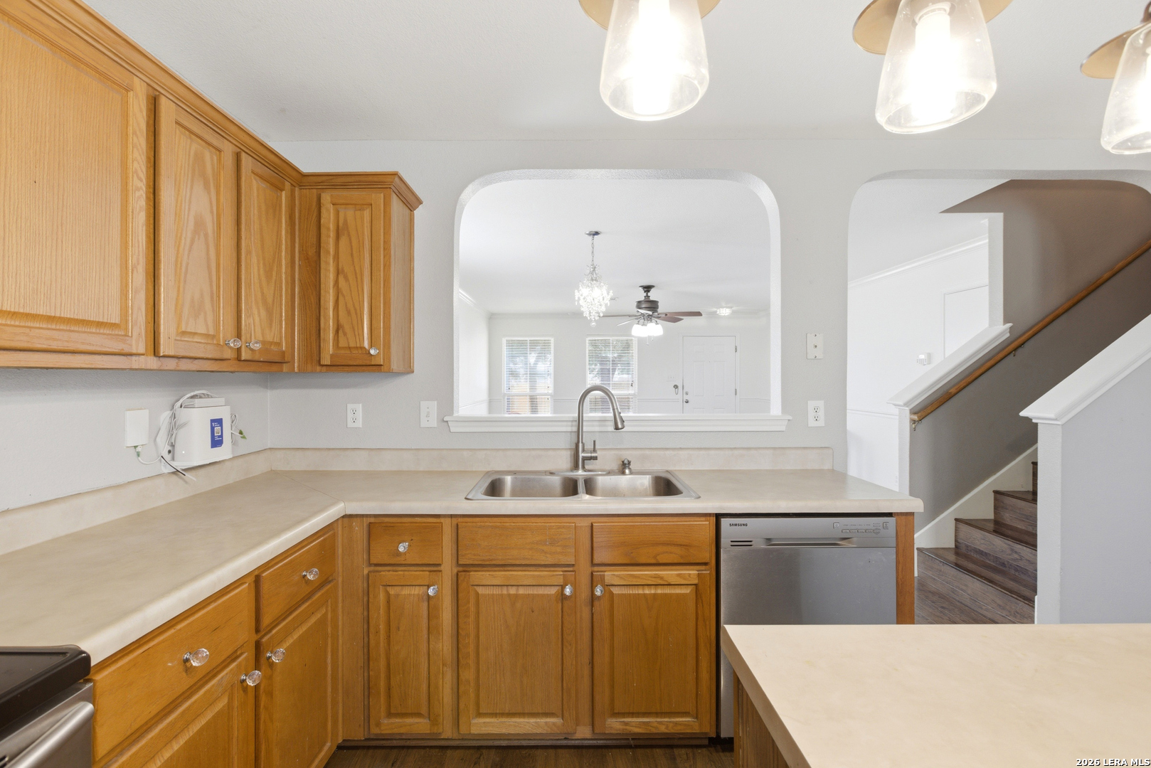 426 BRIDLE RDG