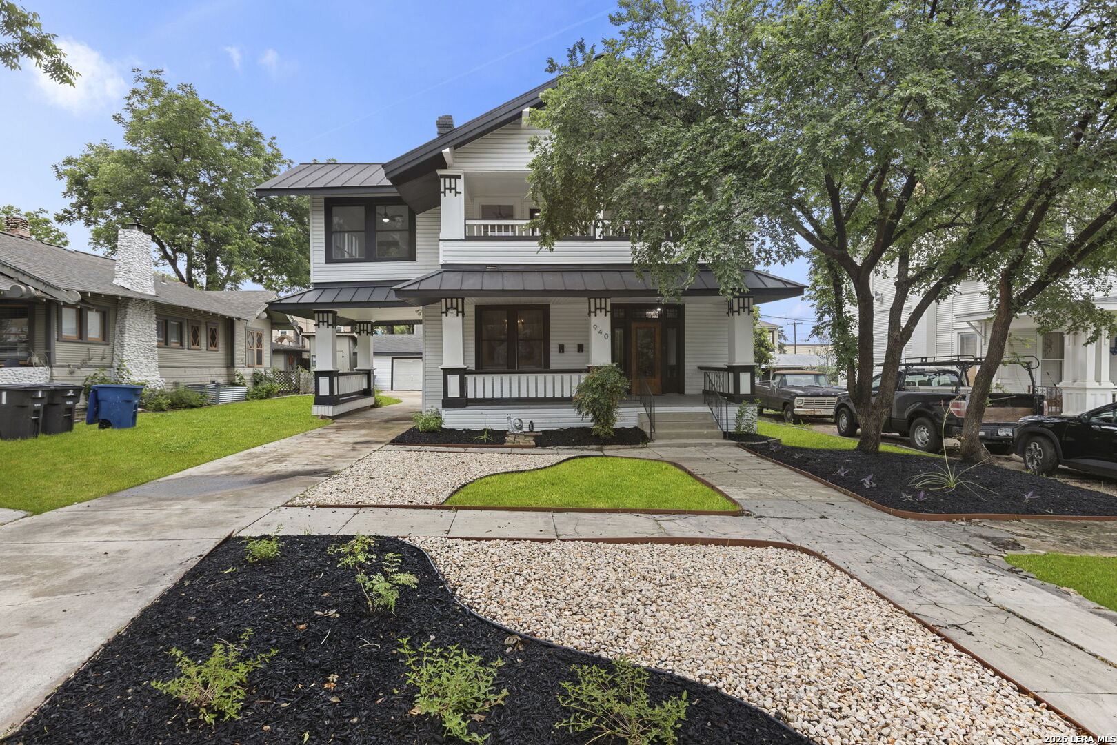 940 W Mulberry