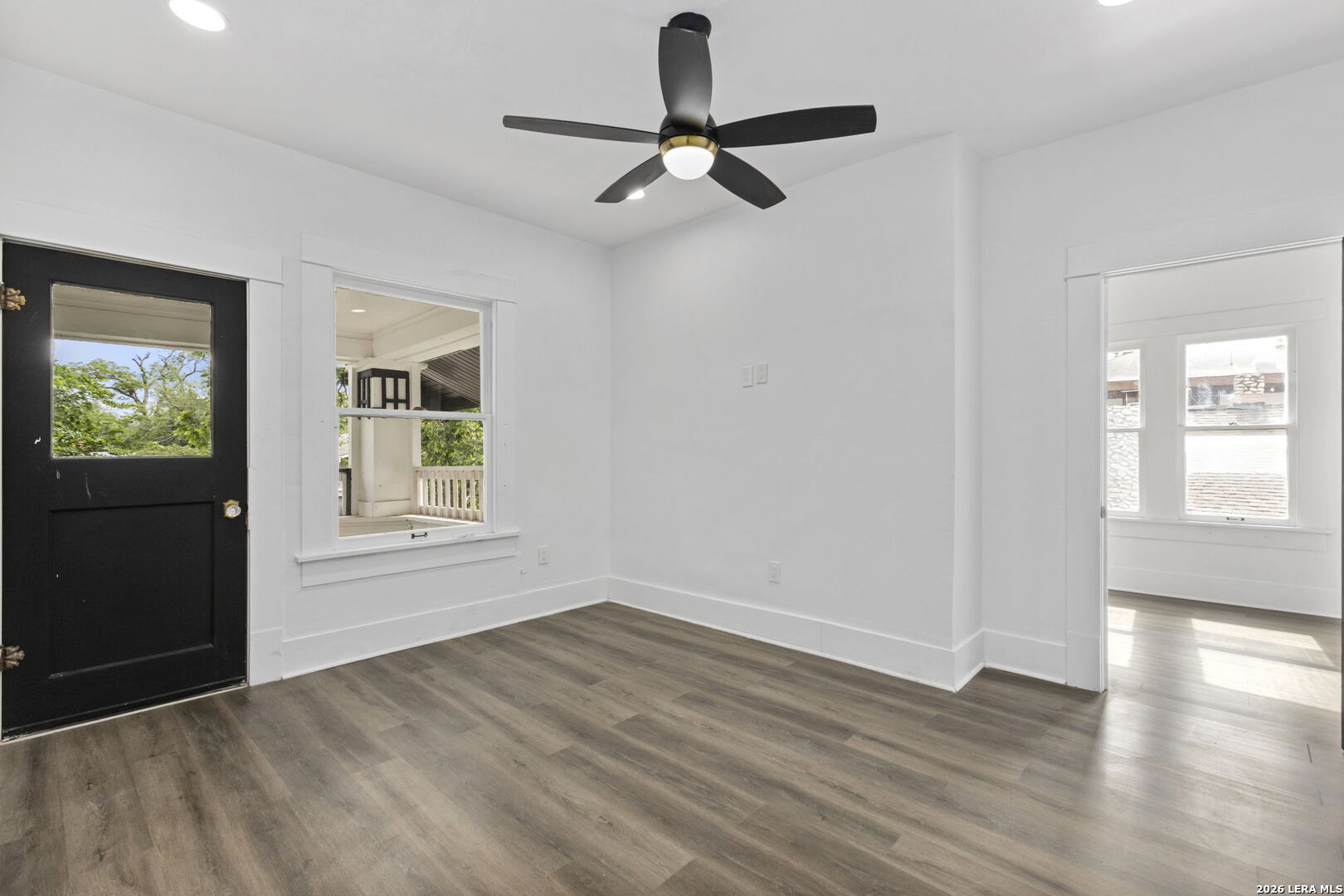 940 W Mulberry