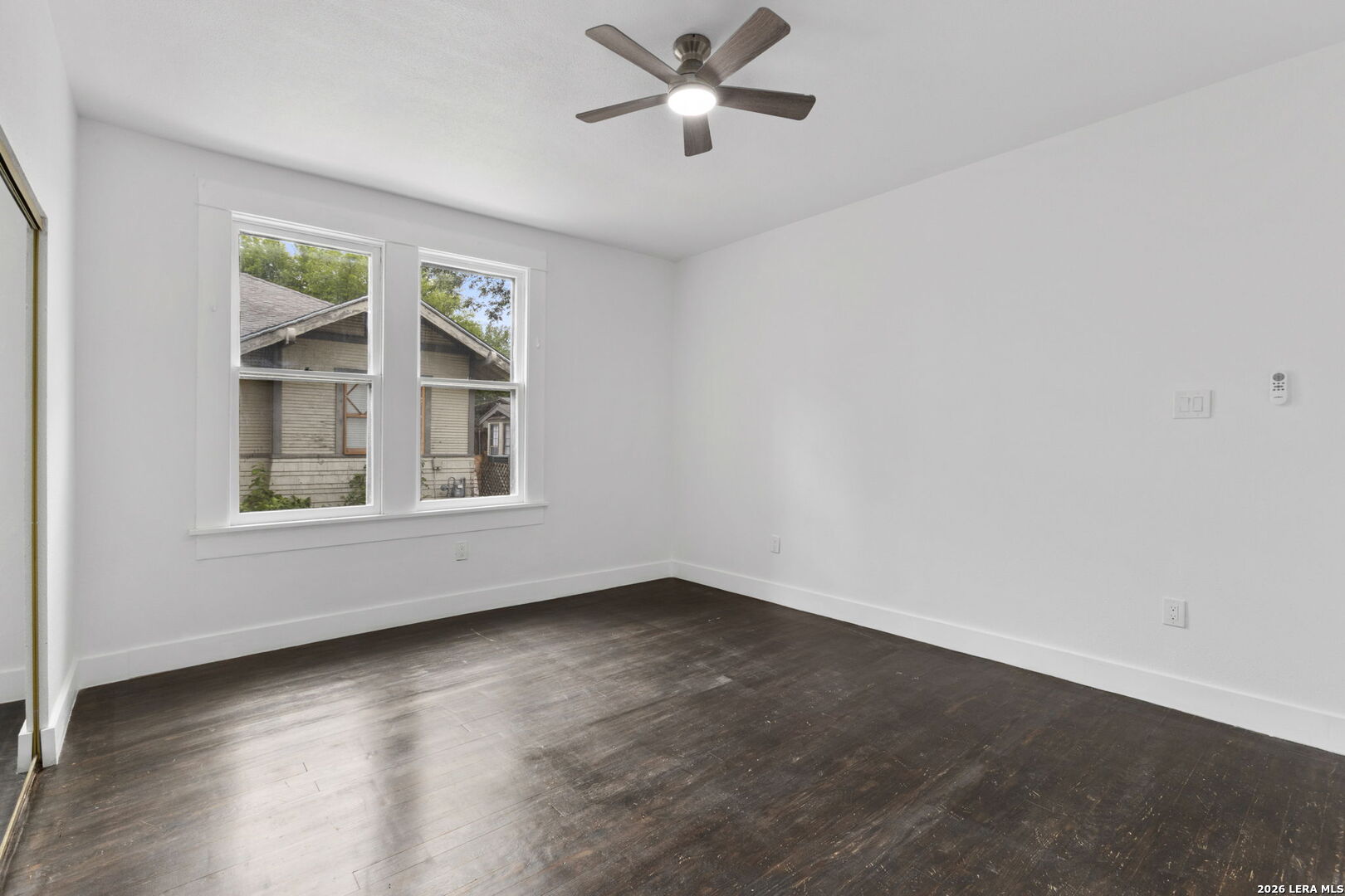 940 W Mulberry