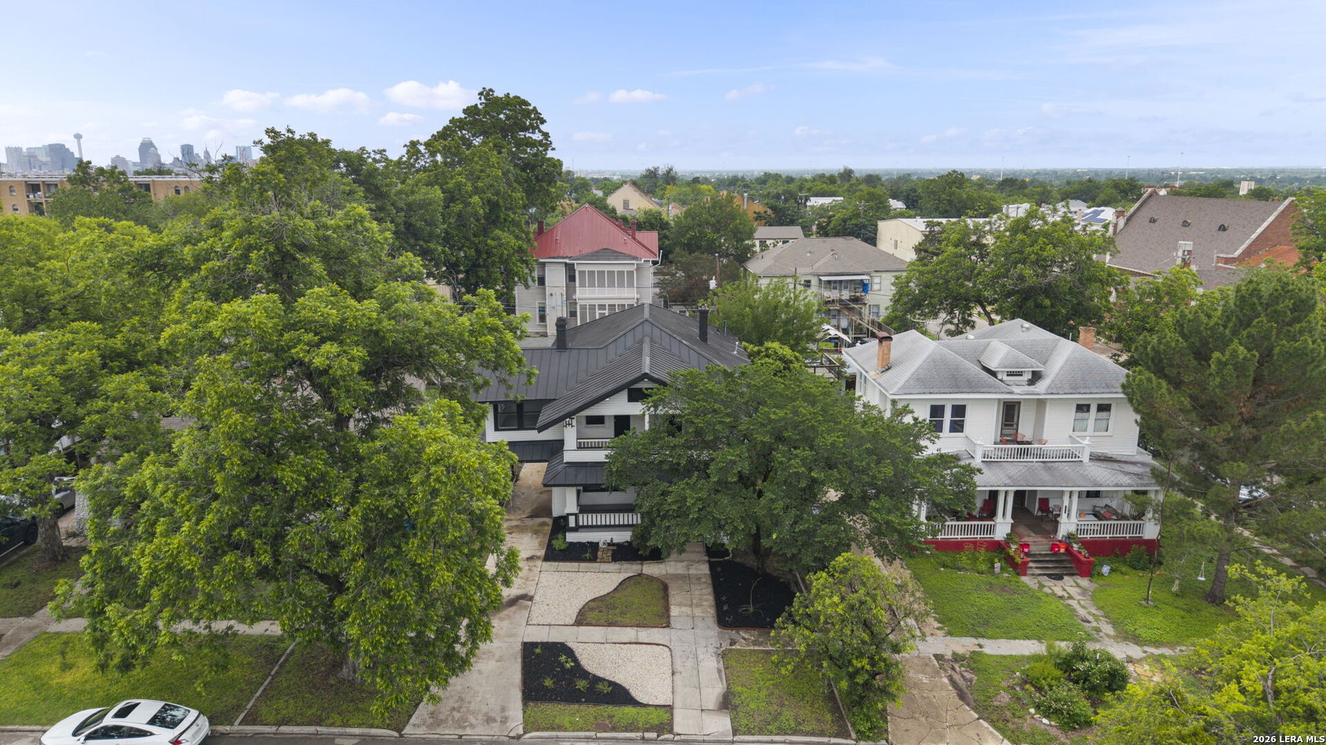 940 W Mulberry