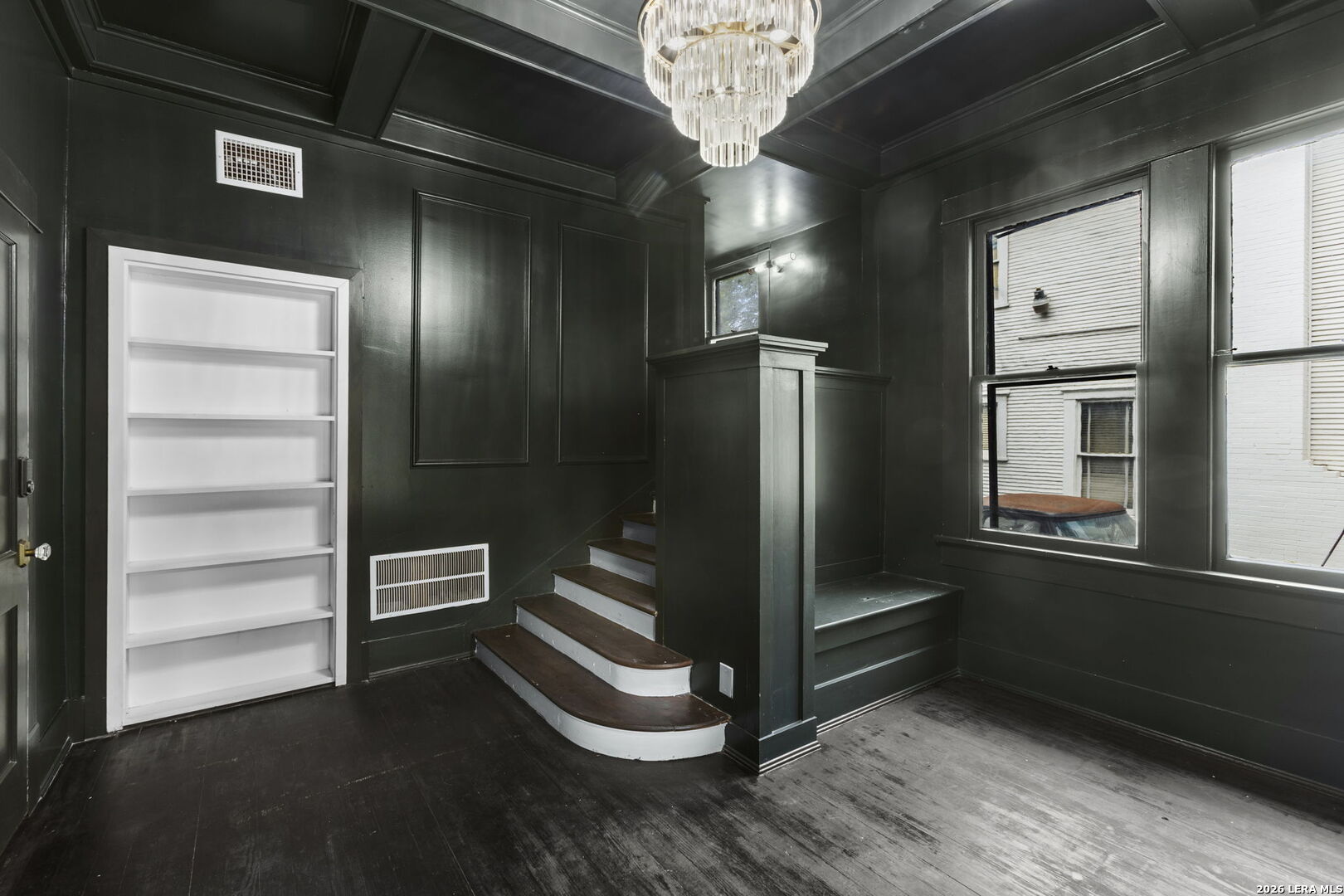 940 W Mulberry