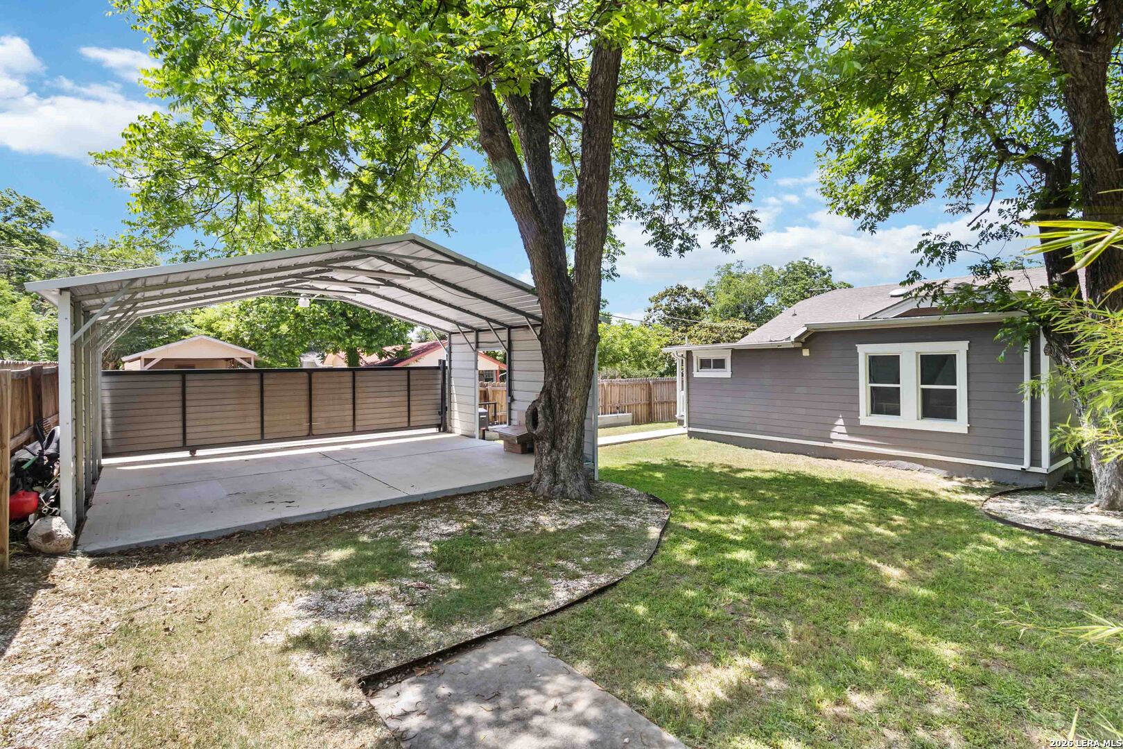 944 Fulton Ave