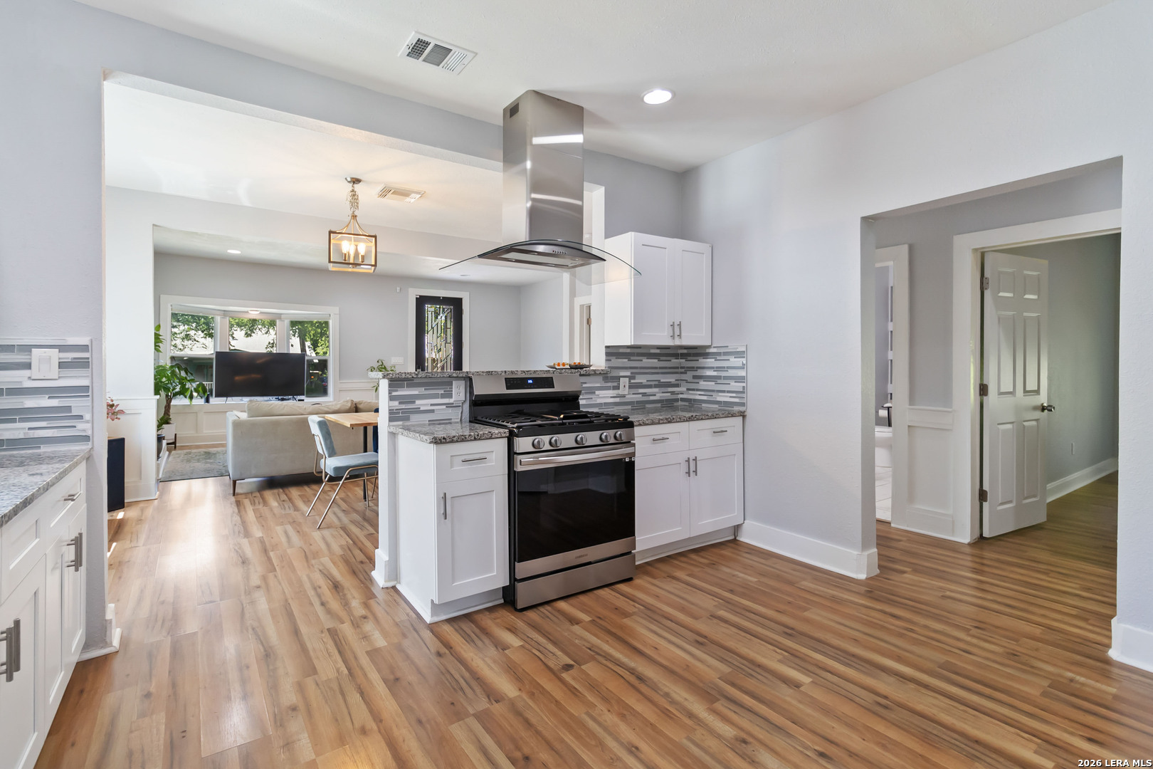 944 Fulton Ave