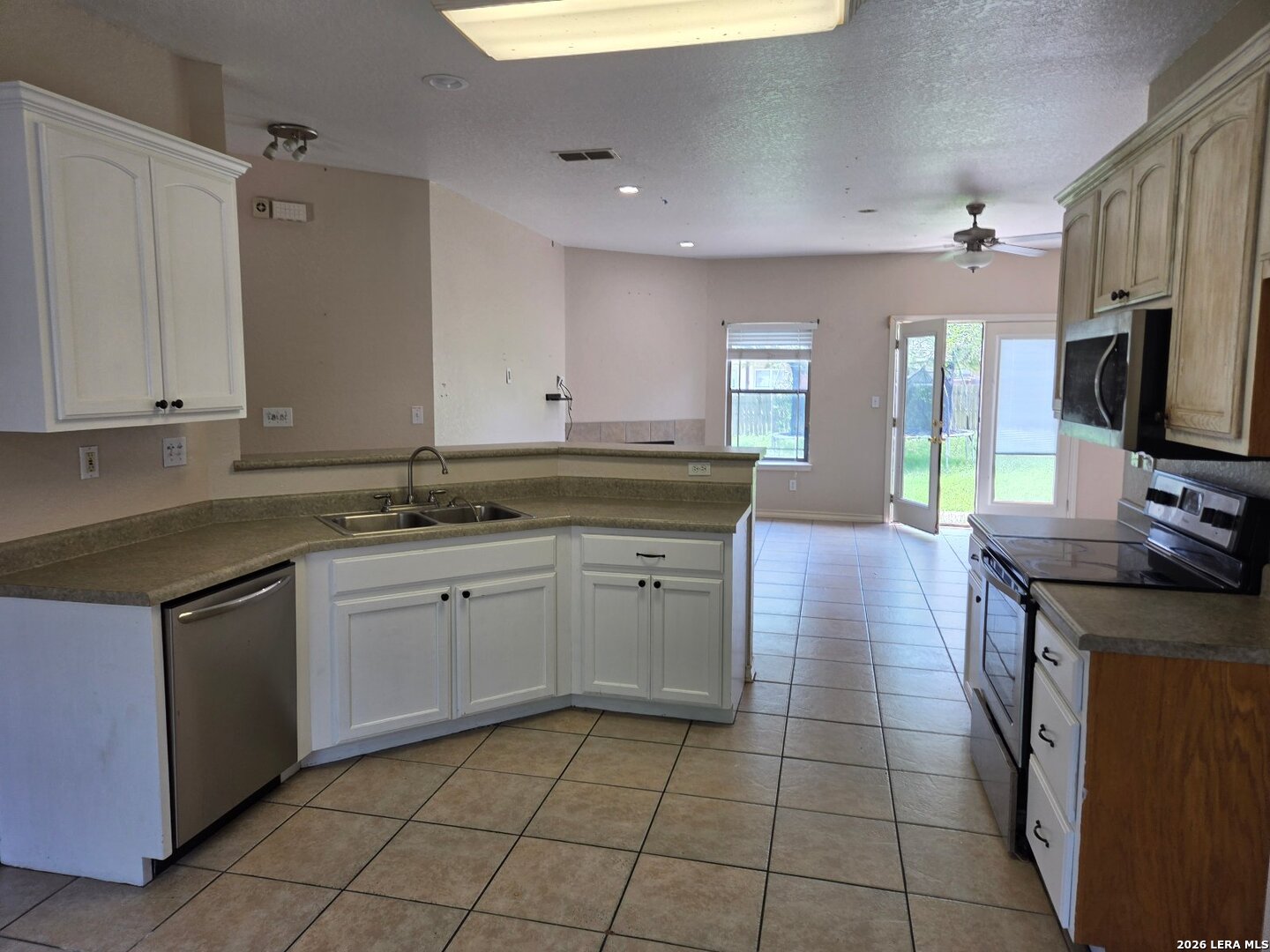 106 Crestway