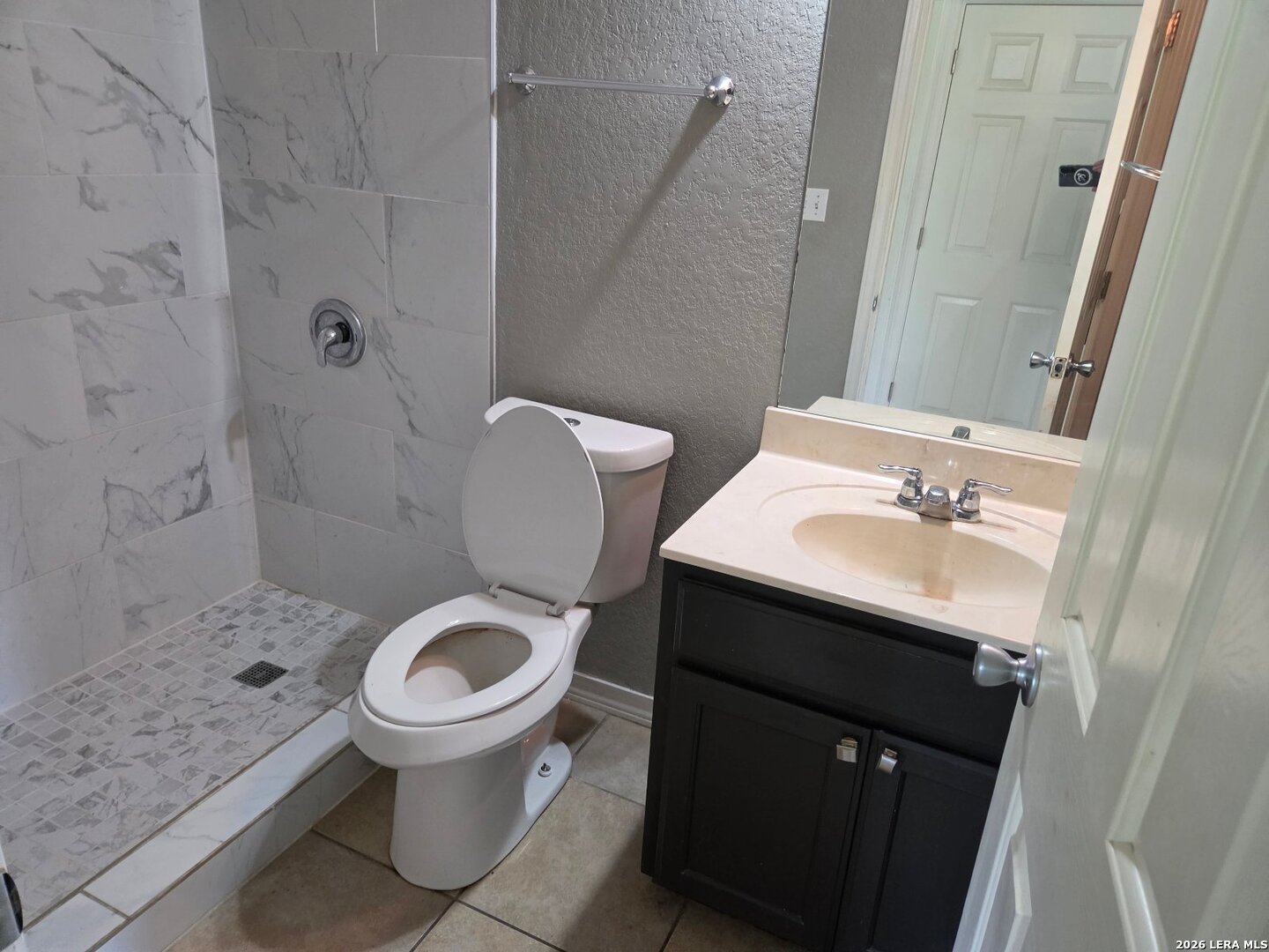106 Crestway