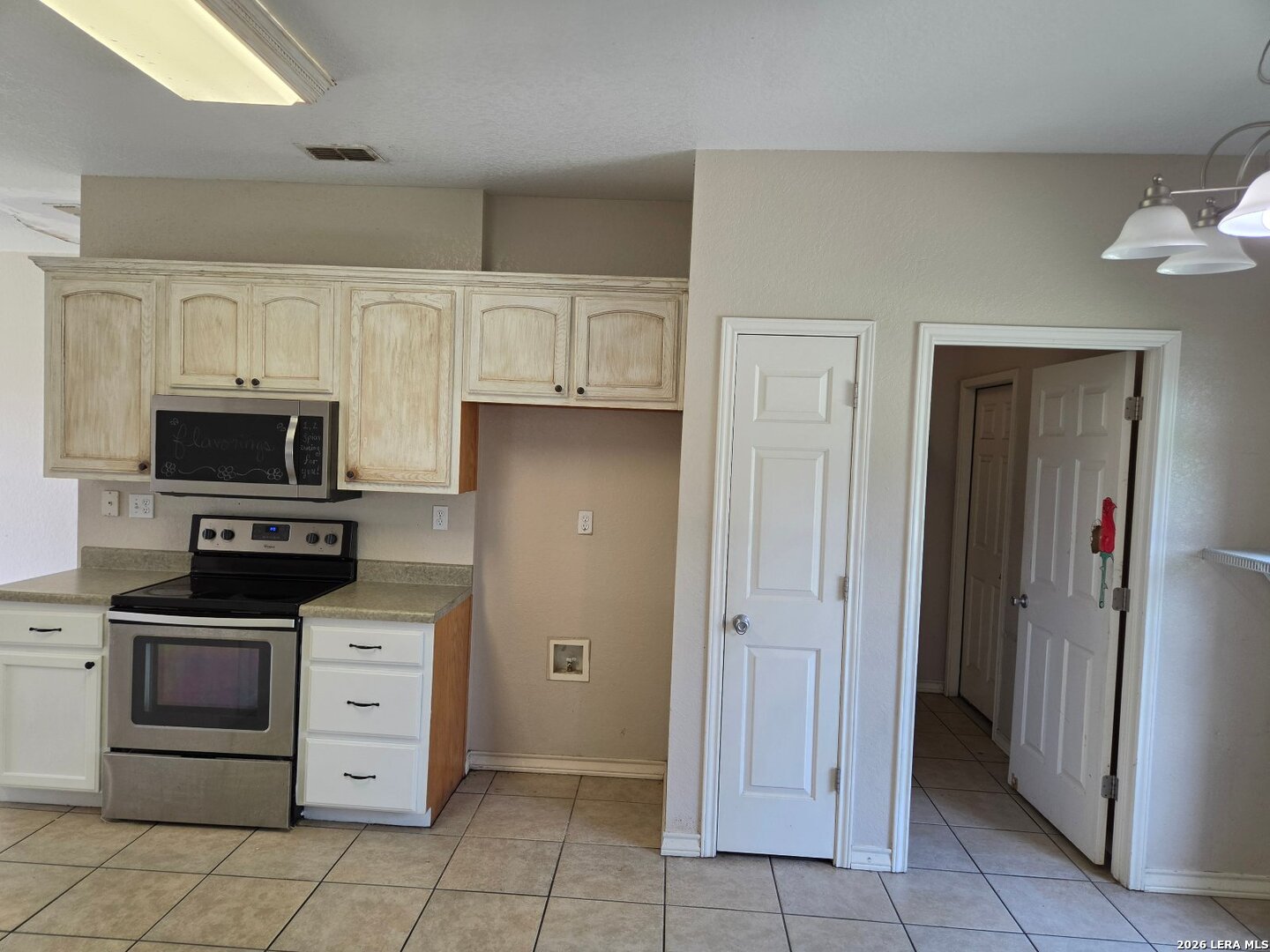 106 Crestway