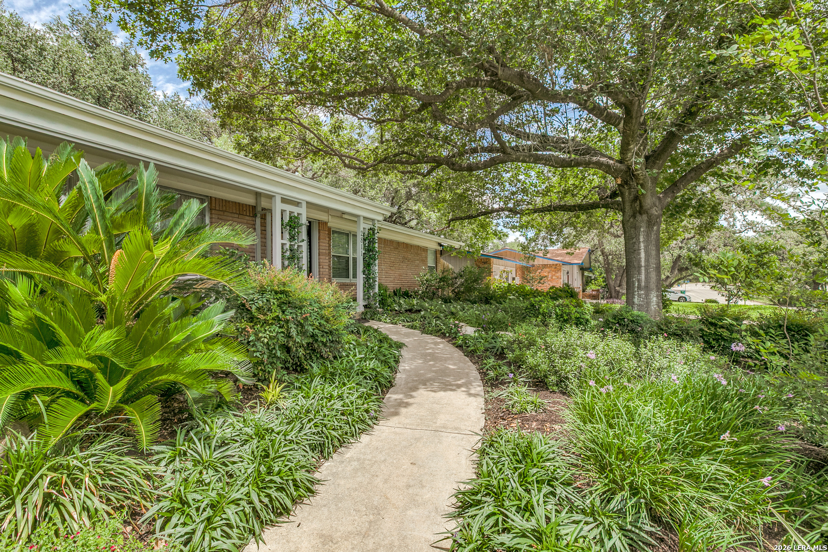 2811 Chisolm Trl