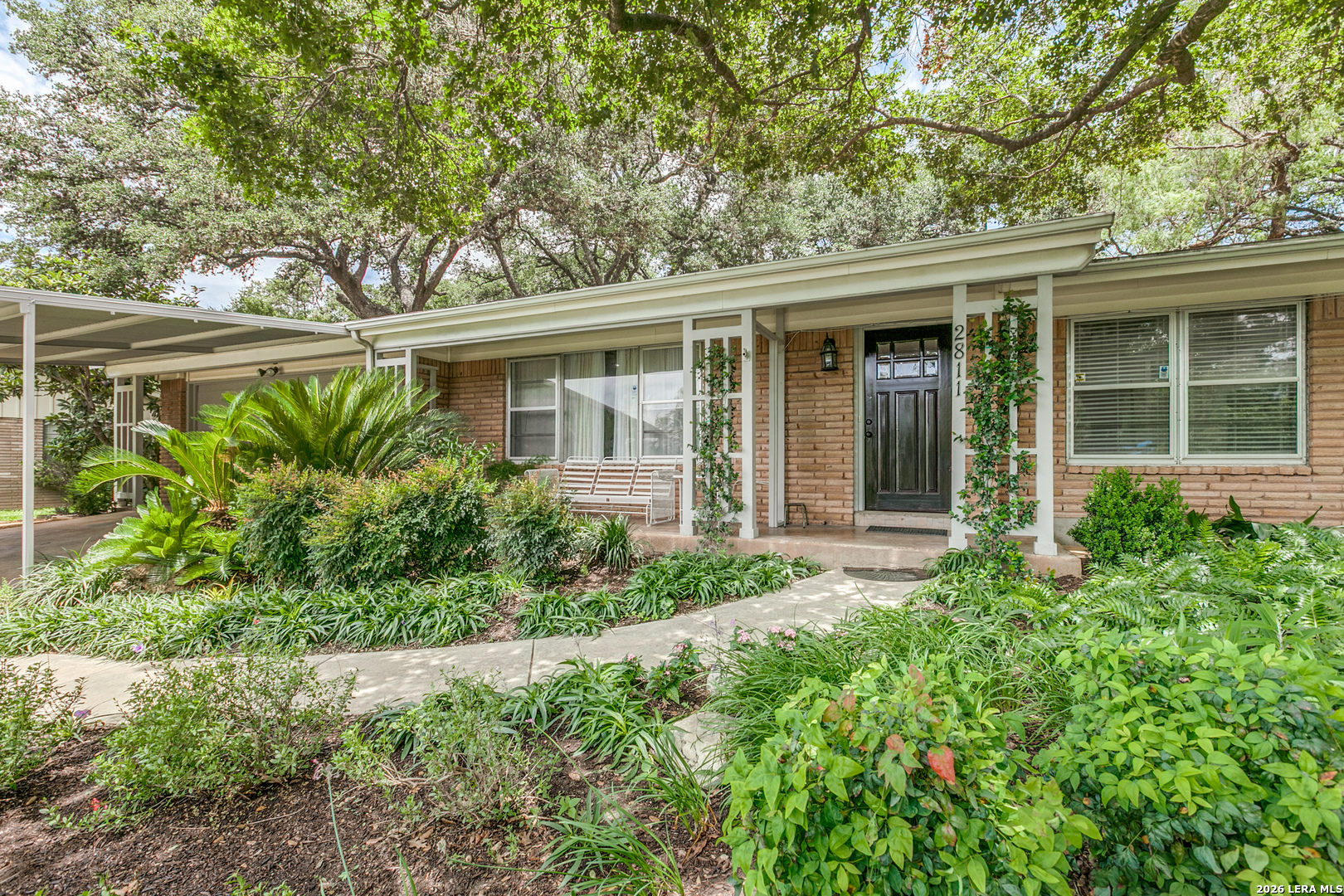 2811 Chisolm Trl