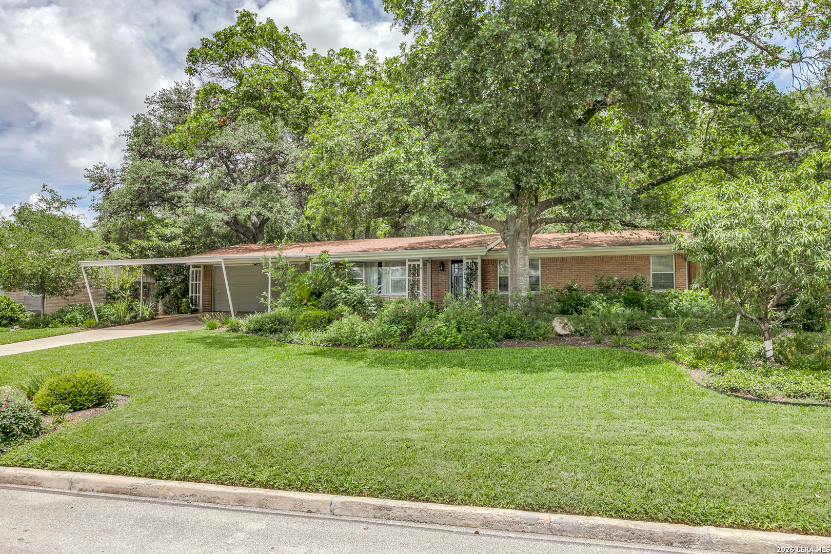 2811 Chisolm Trl