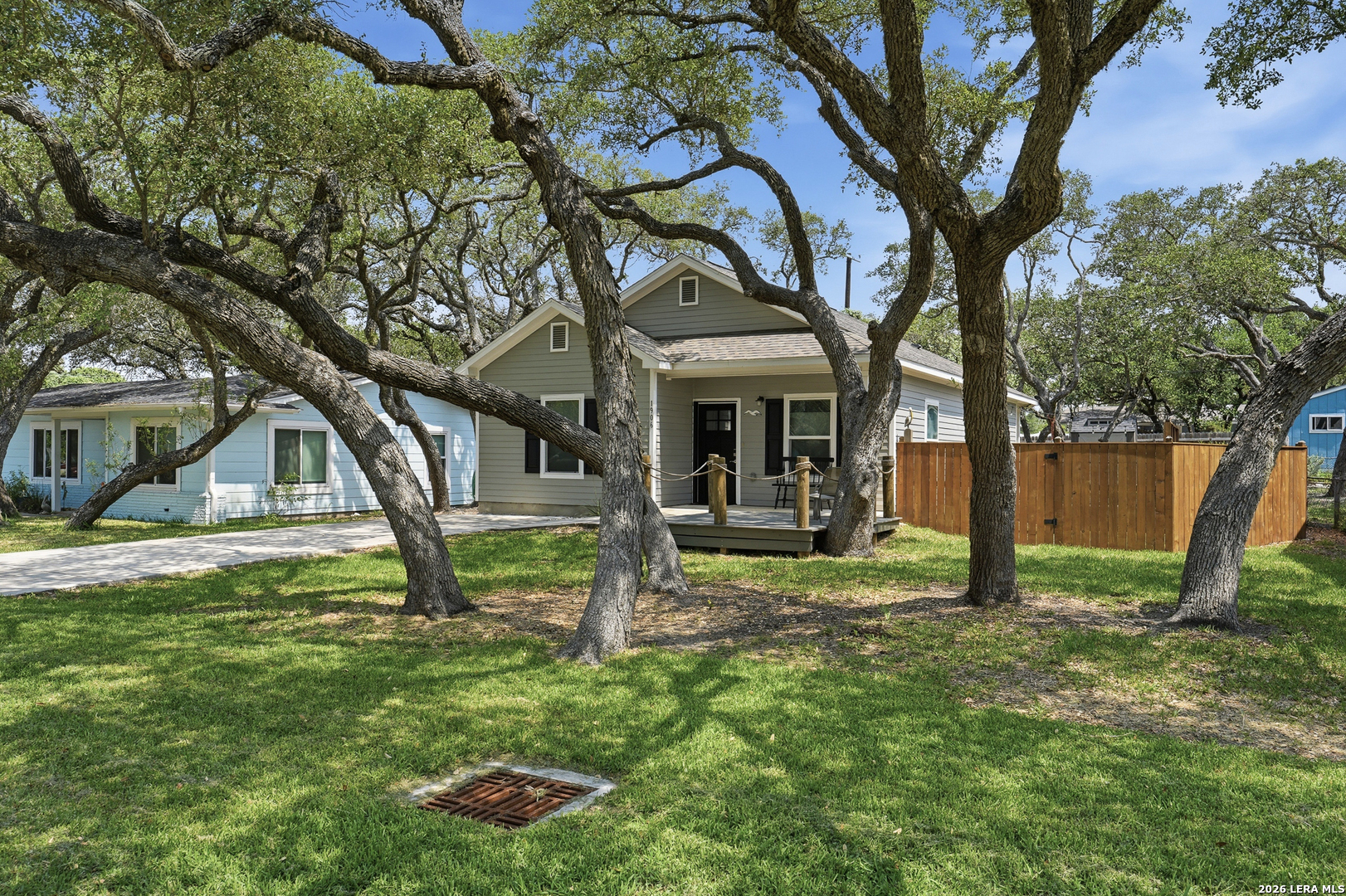 1906 PICTON LN