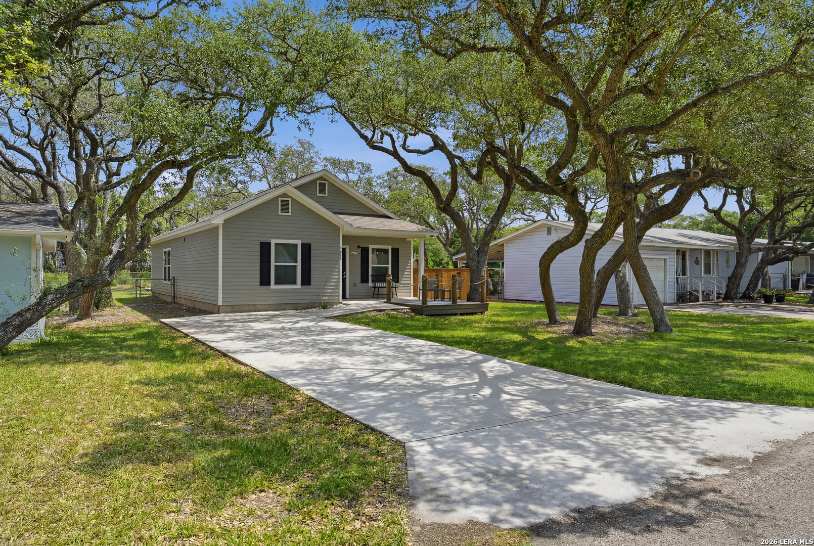 1906 PICTON LN
