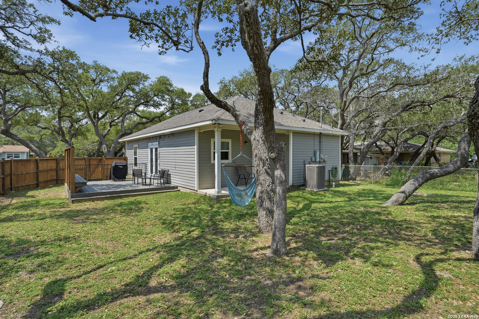 1906 PICTON LN