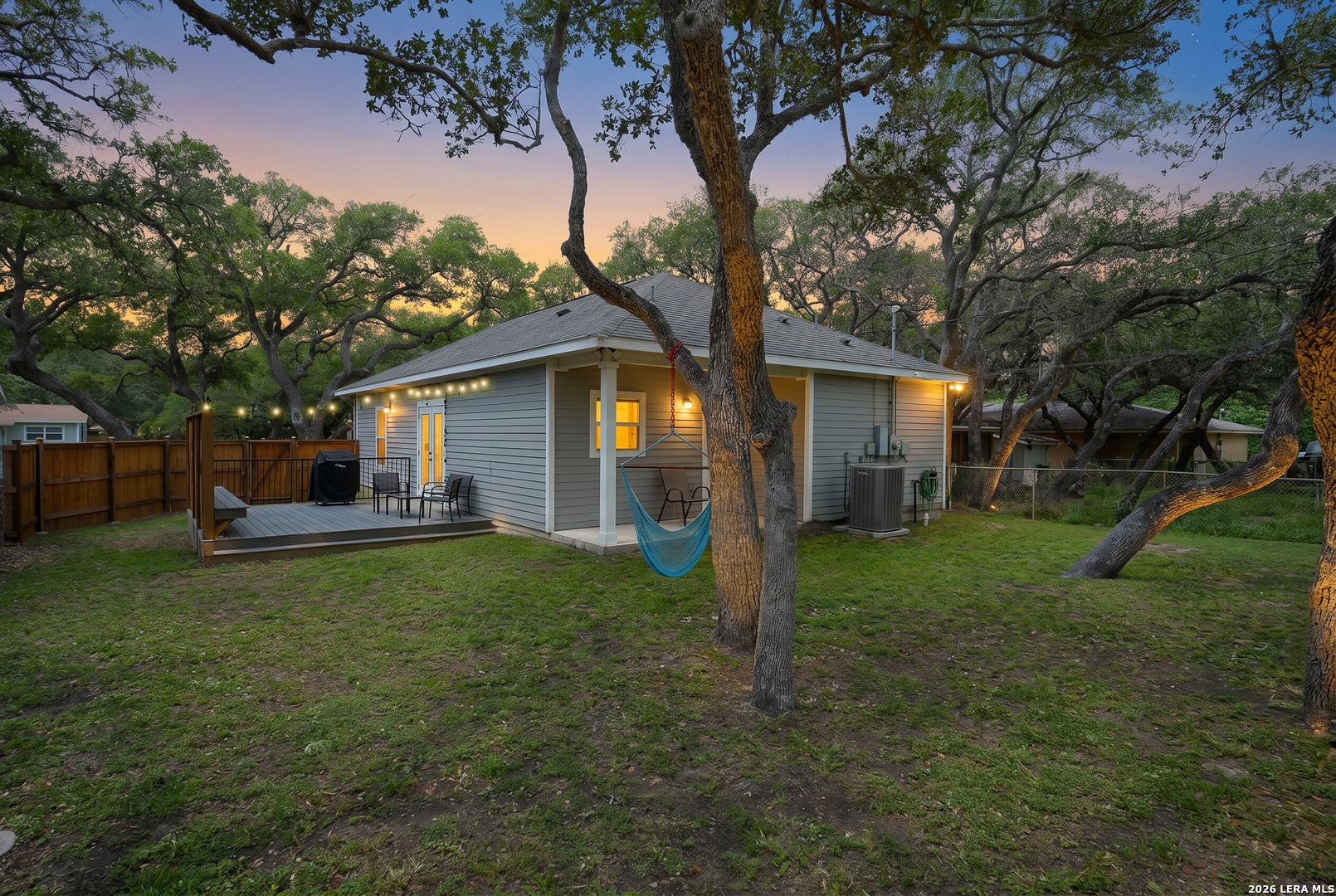 1906 PICTON LN