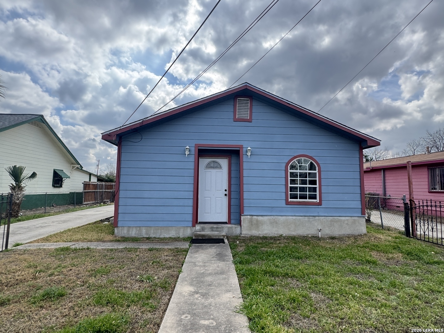 2906 W POPLAR ST