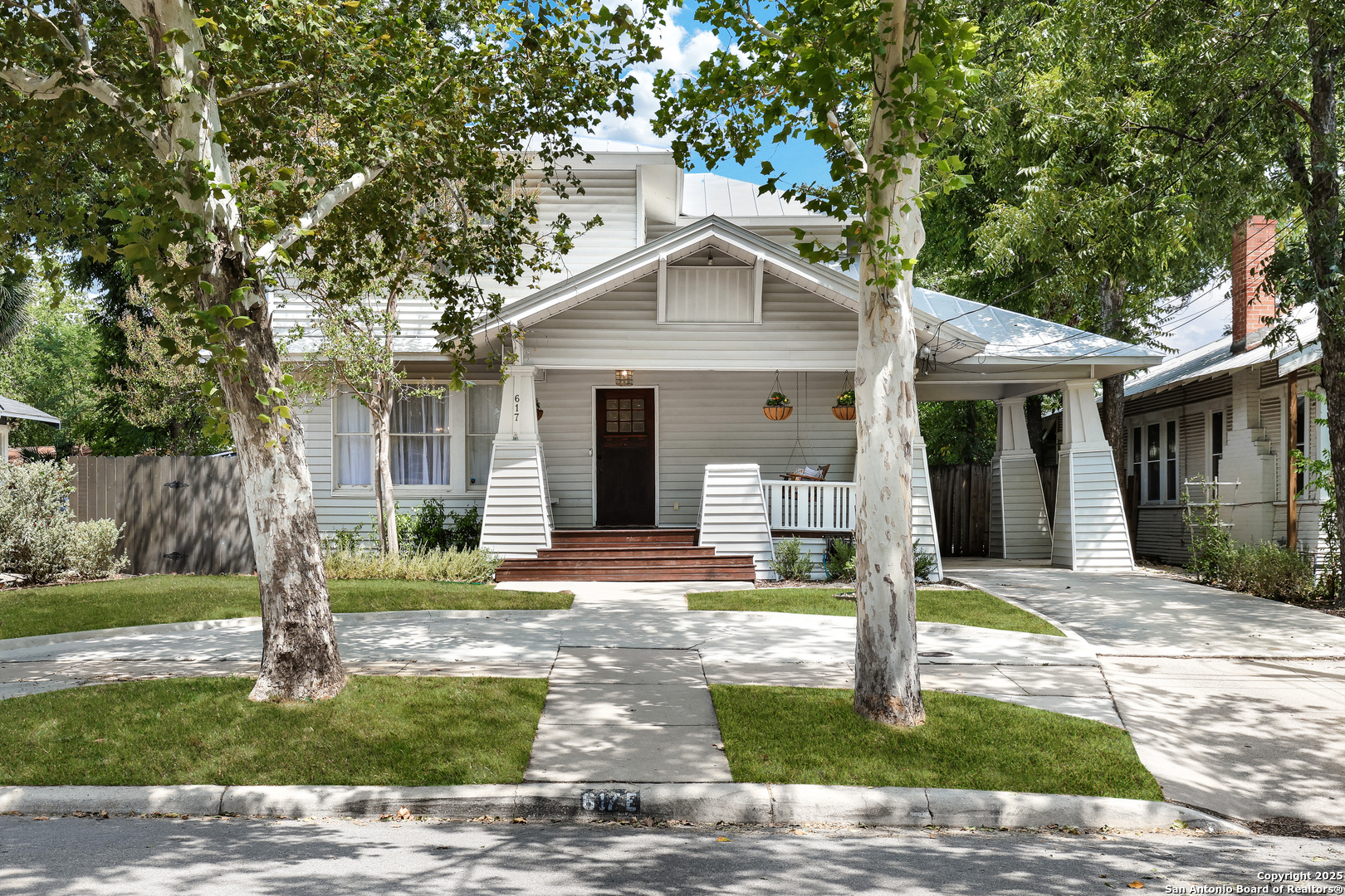 617 E Park Ave