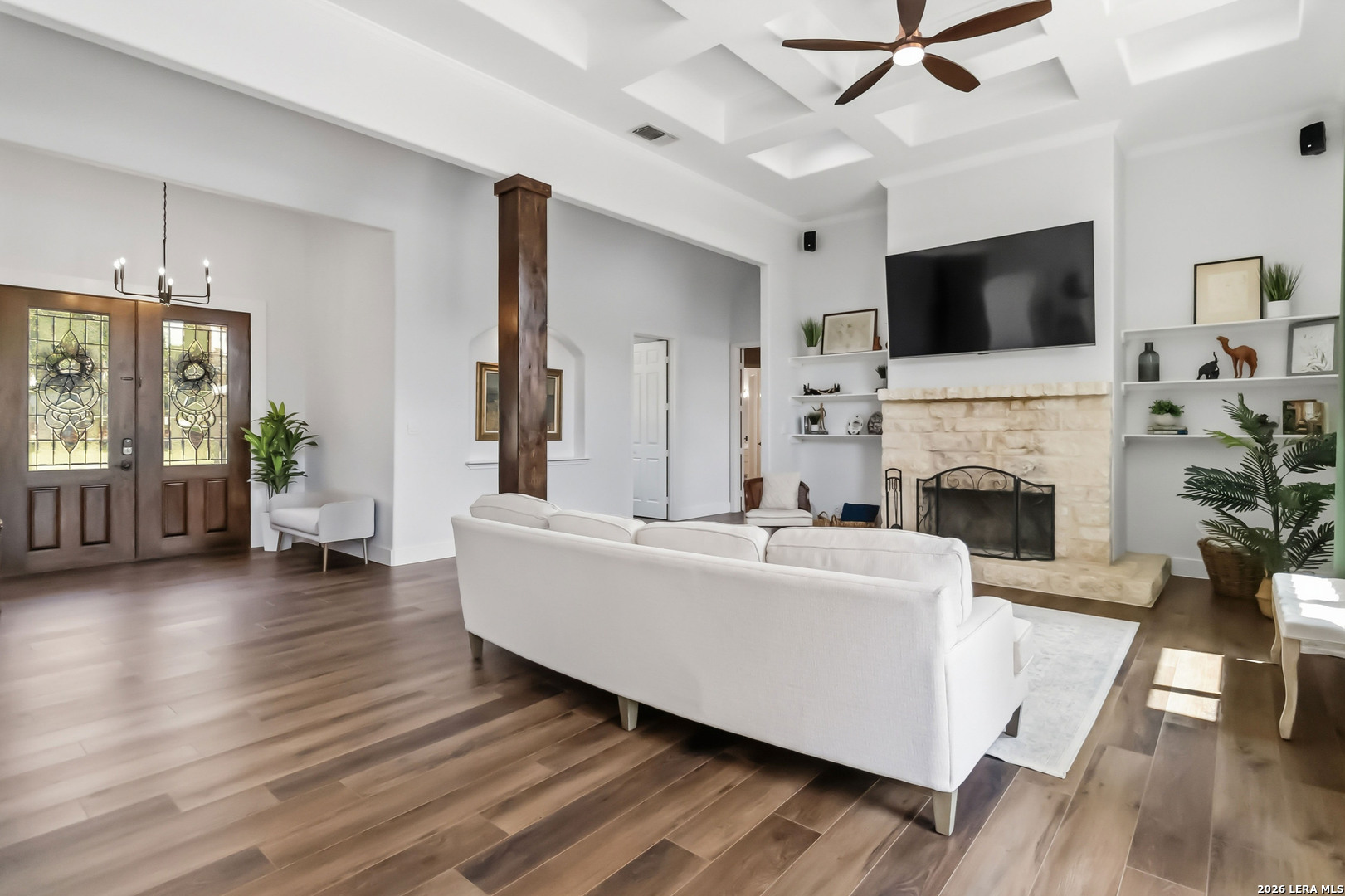318 Berry Oaks Dr
