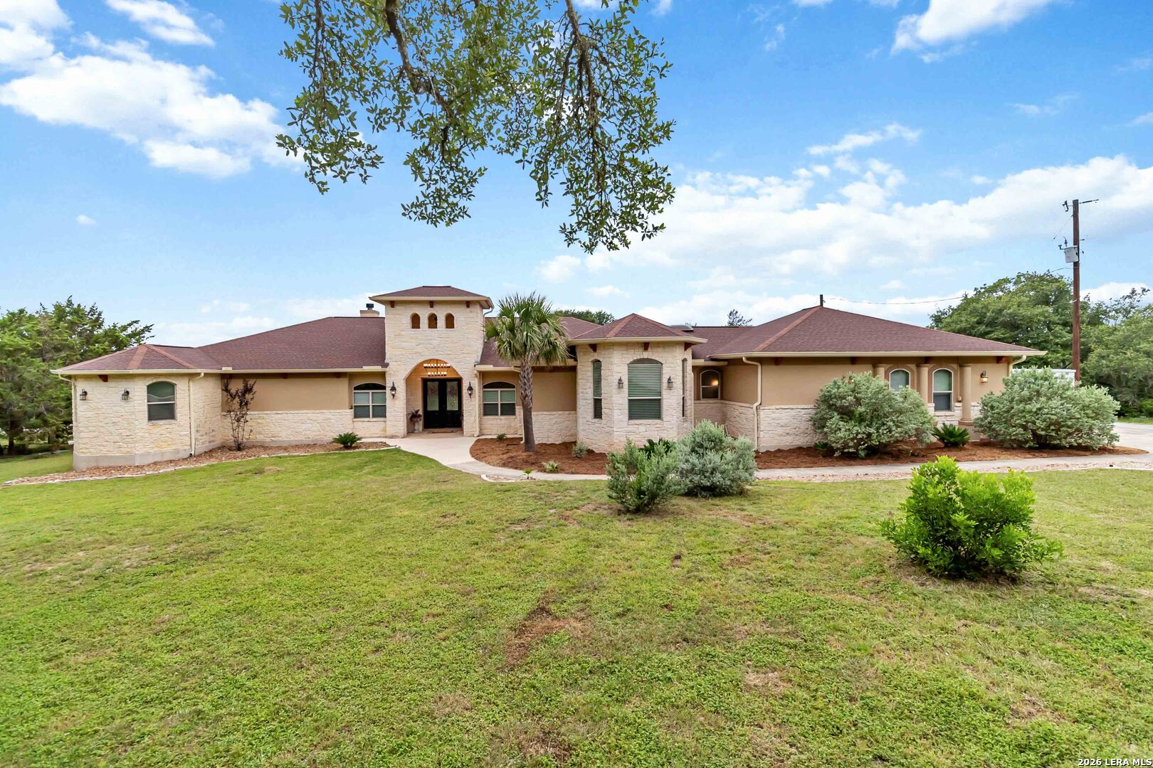 318 Berry Oaks Dr