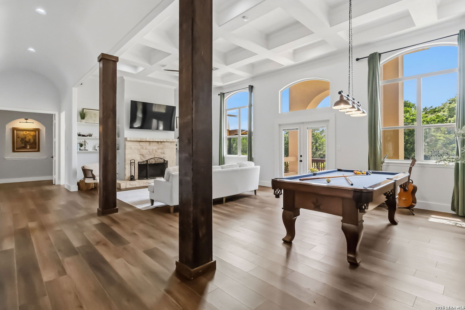 318 Berry Oaks Dr