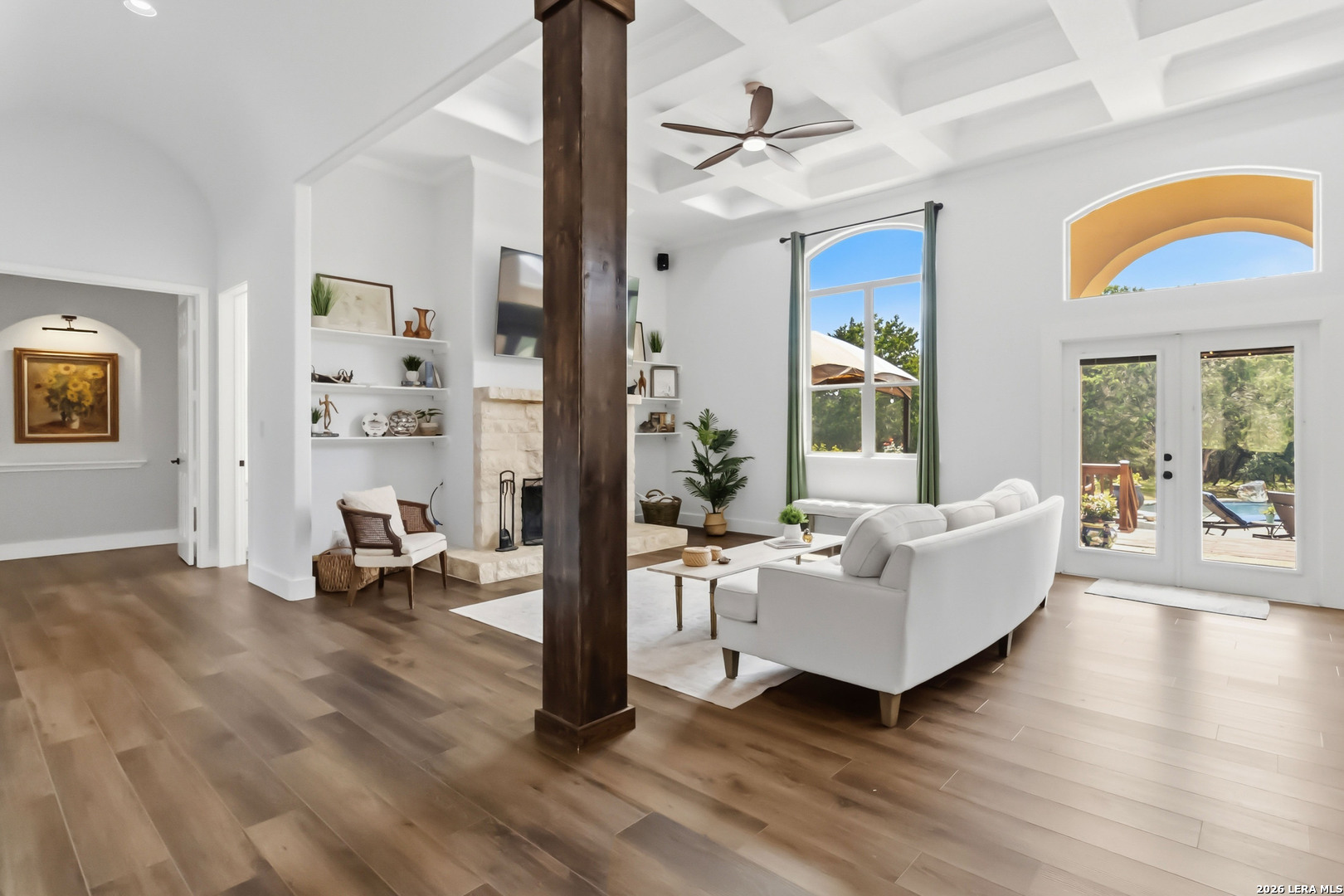 318 Berry Oaks Dr