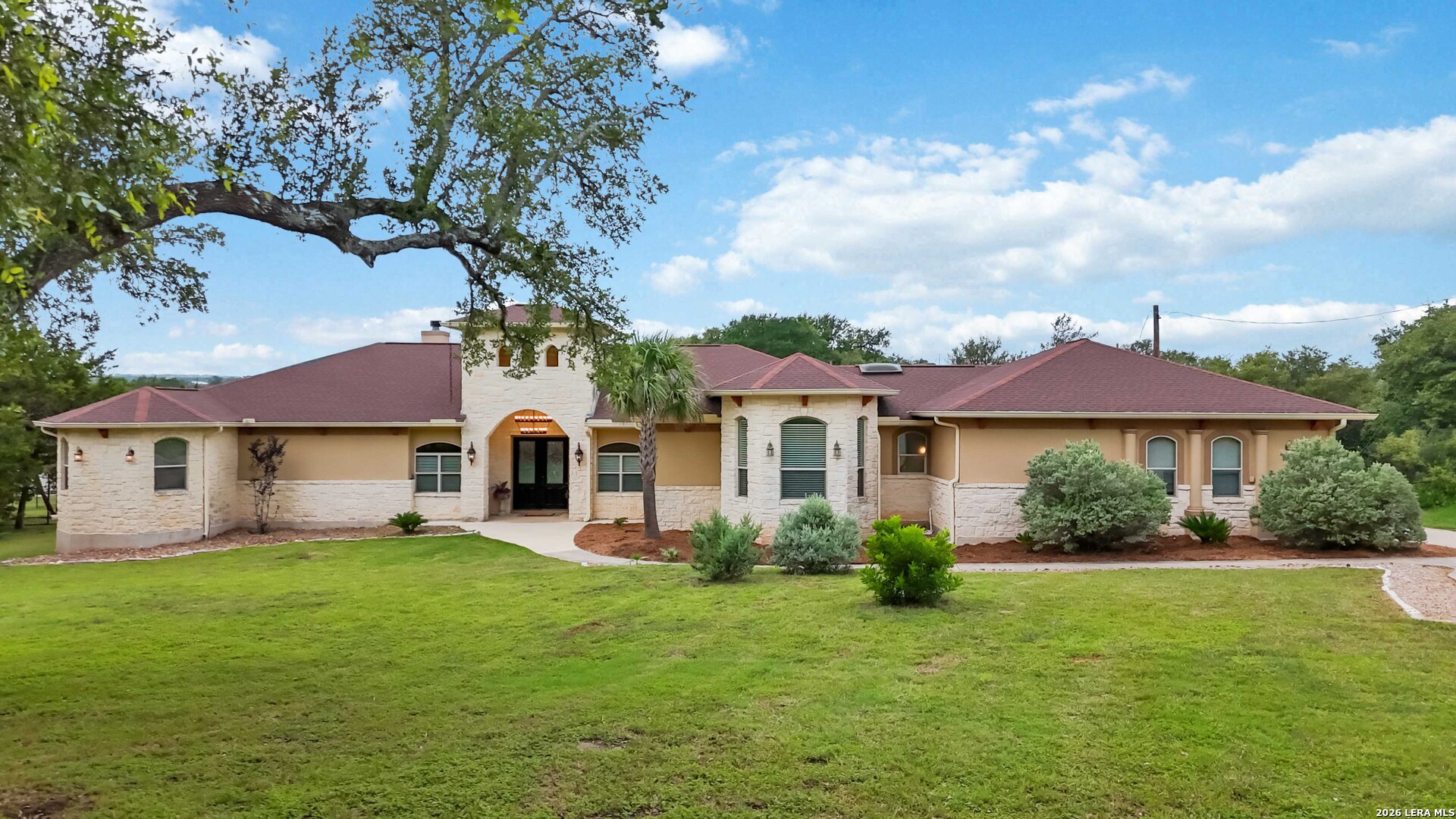 318 Berry Oaks Dr