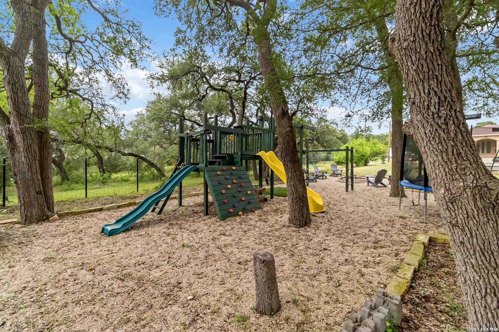 318 Berry Oaks Dr