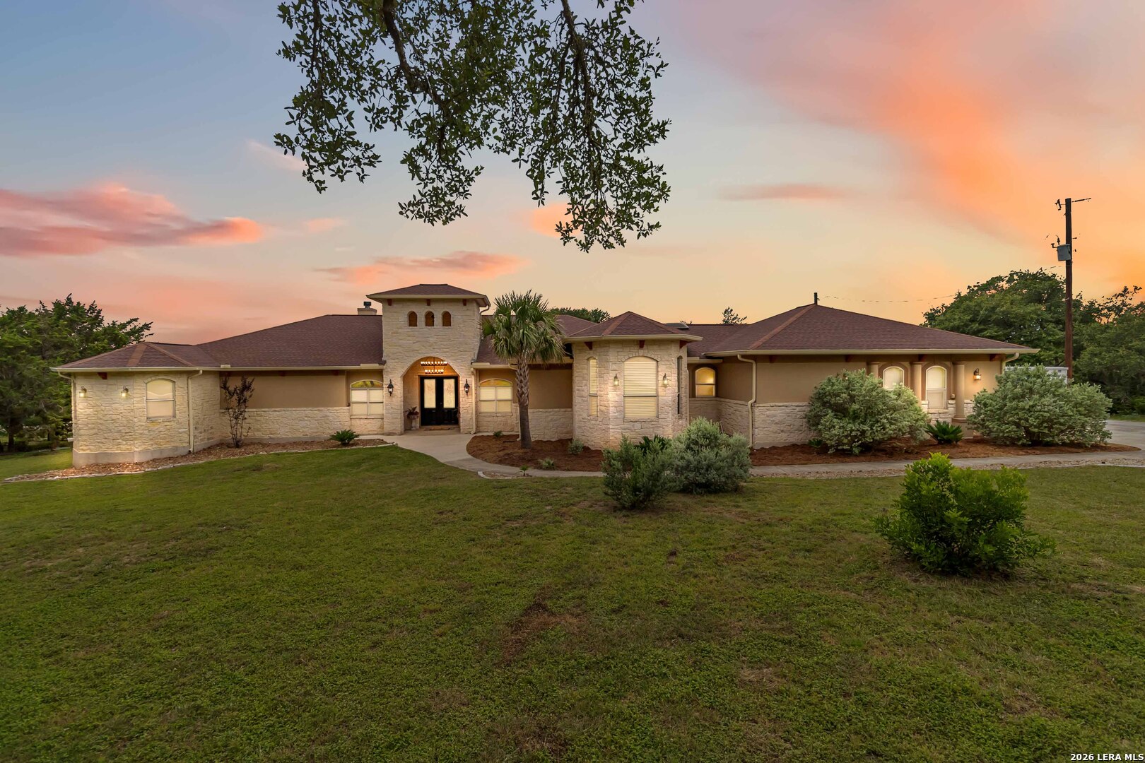 318 Berry Oaks Dr