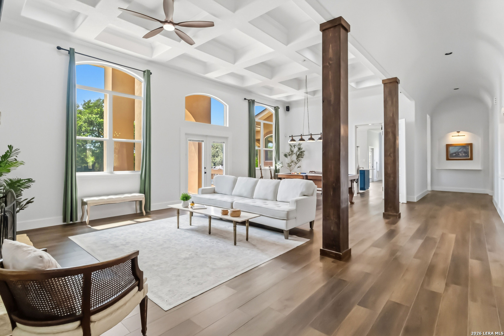 318 Berry Oaks Dr