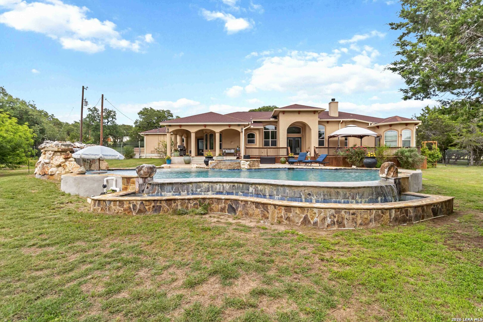 318 Berry Oaks Dr