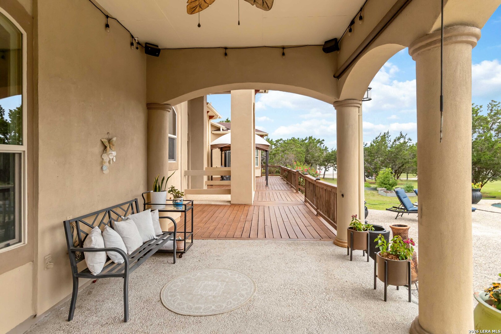 318 Berry Oaks Dr