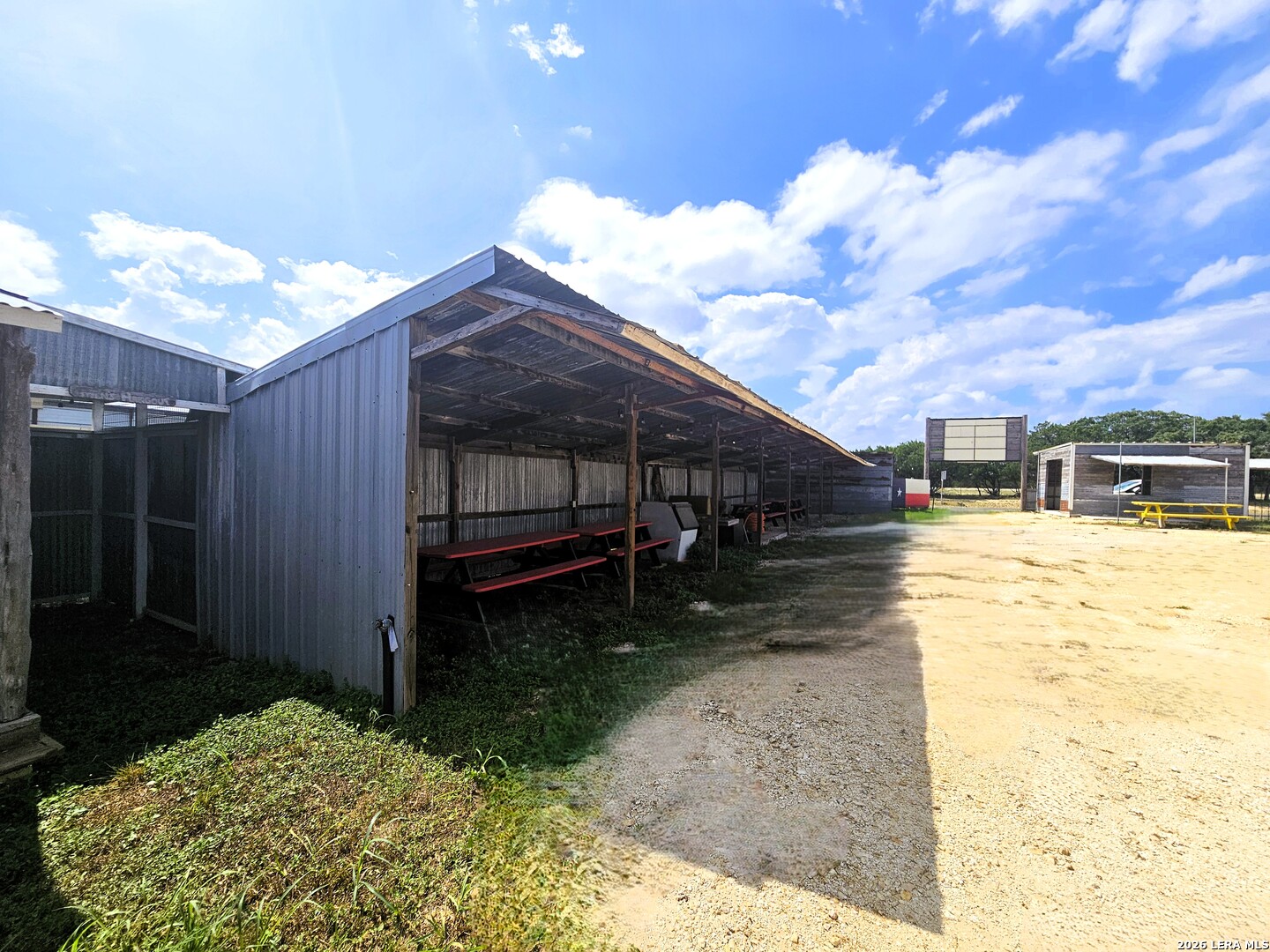 4951 FM 1283