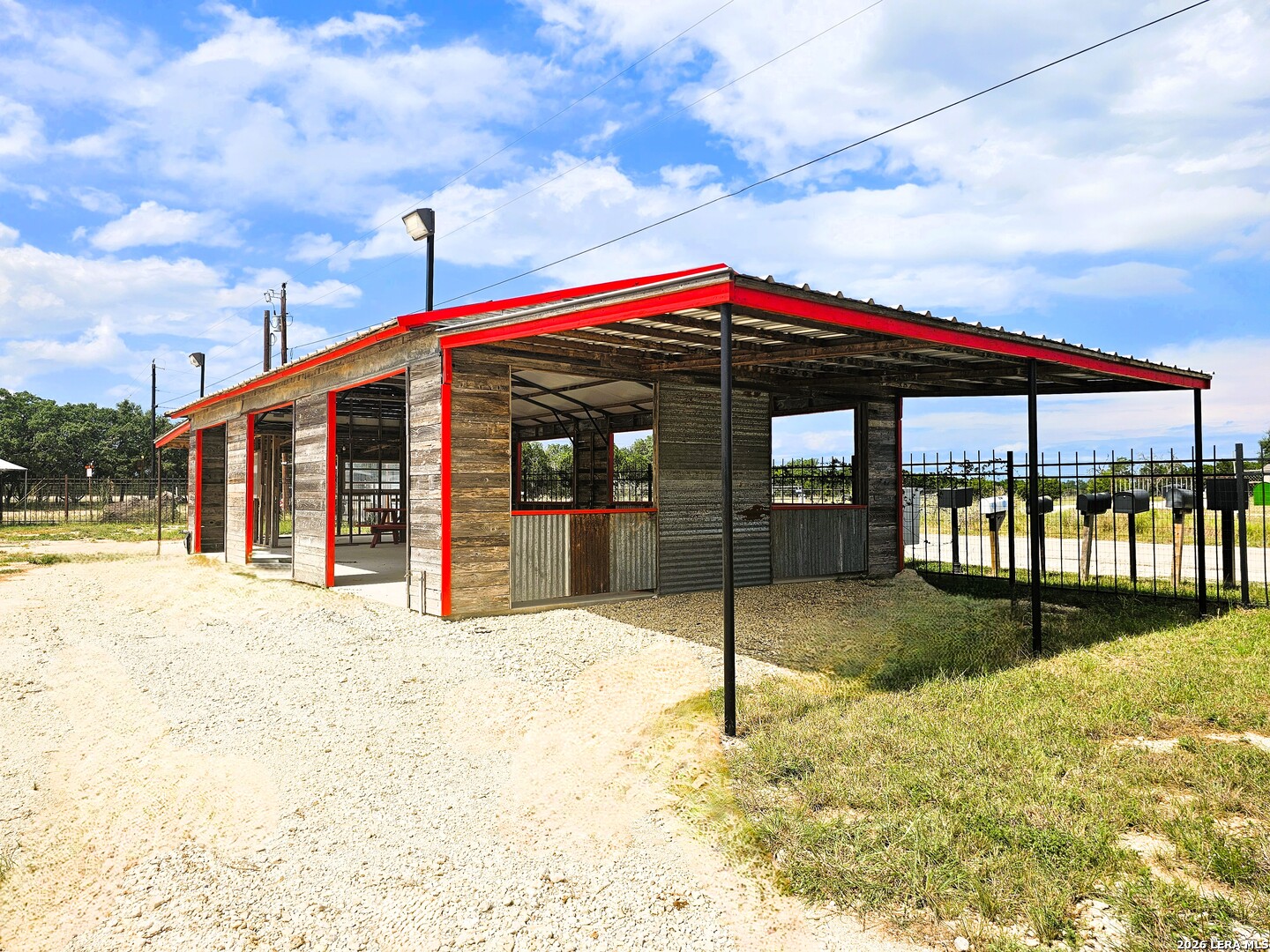4951 FM 1283