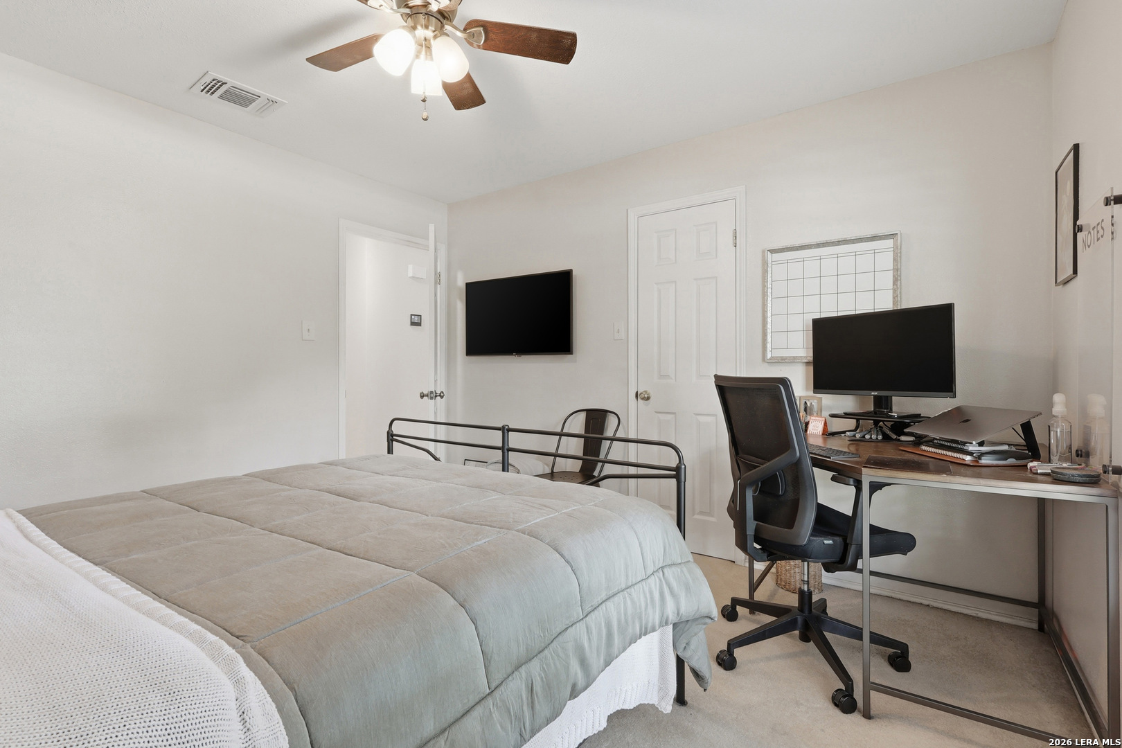 2207 OAK BND