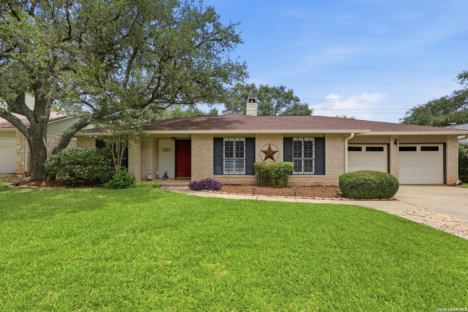 2207 OAK BND