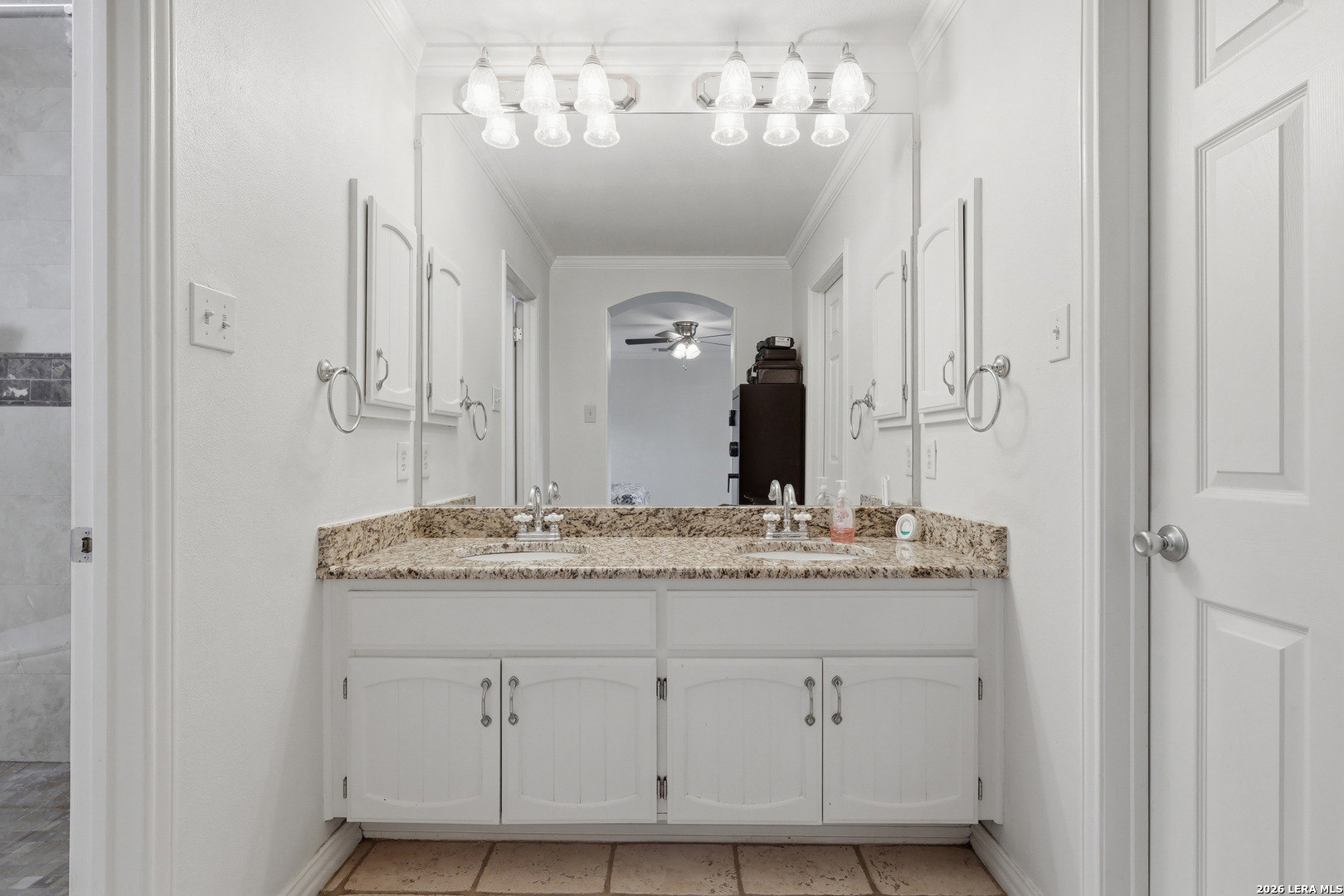 2207 OAK BND