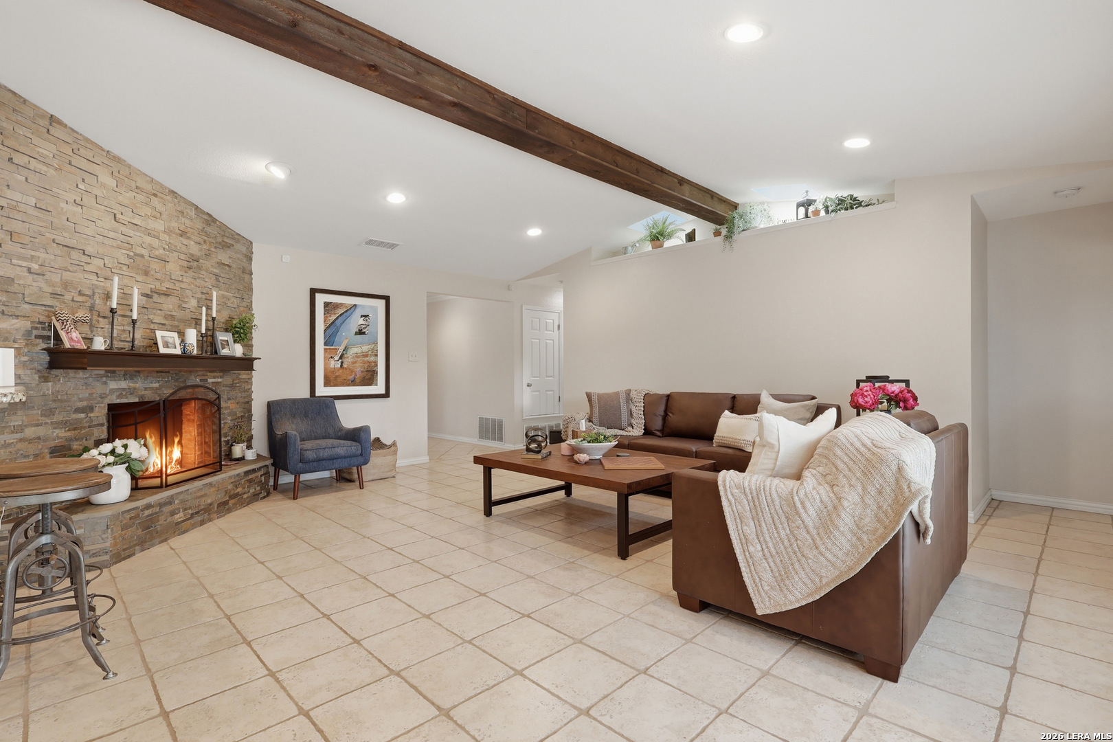 2207 OAK BND