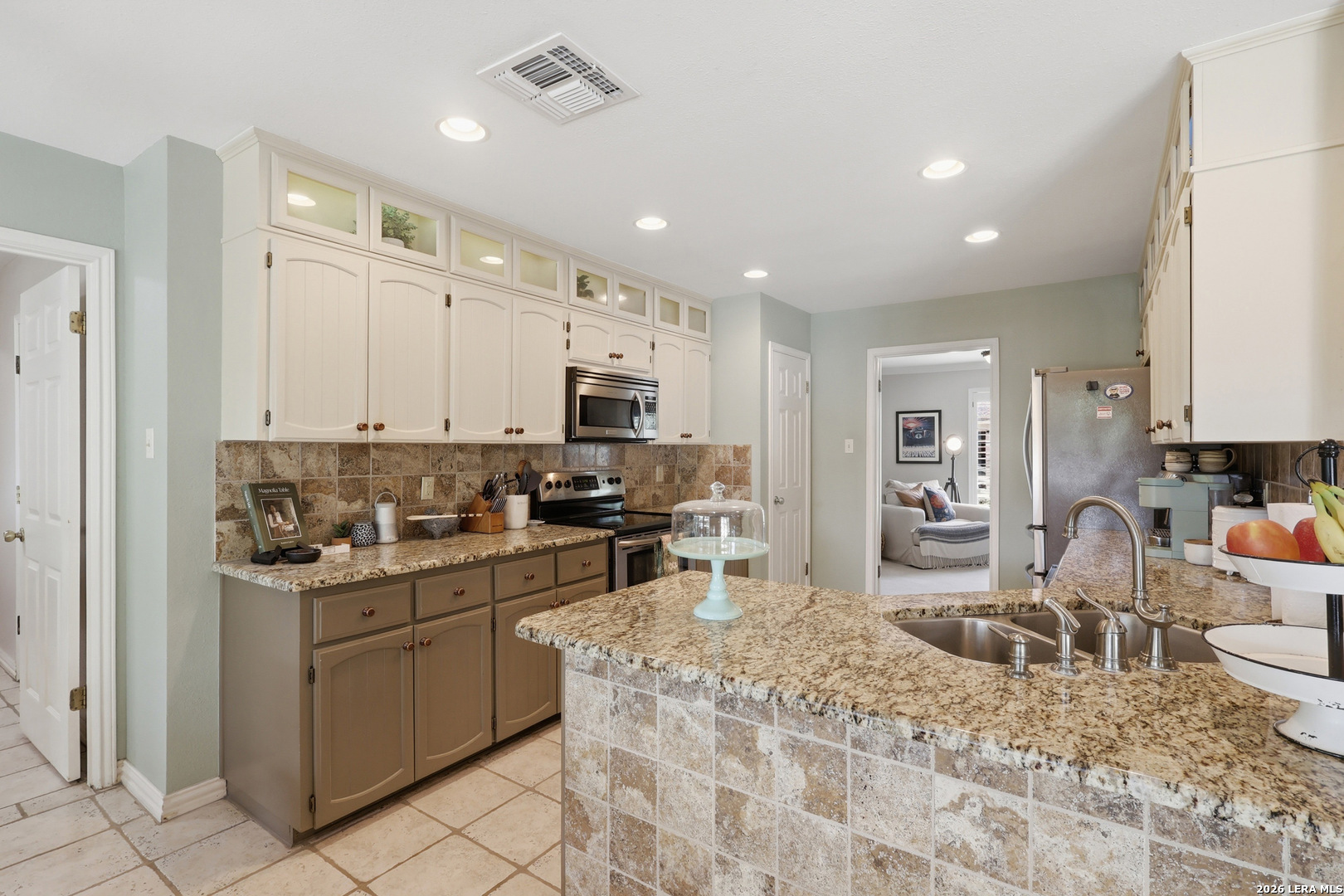2207 OAK BND