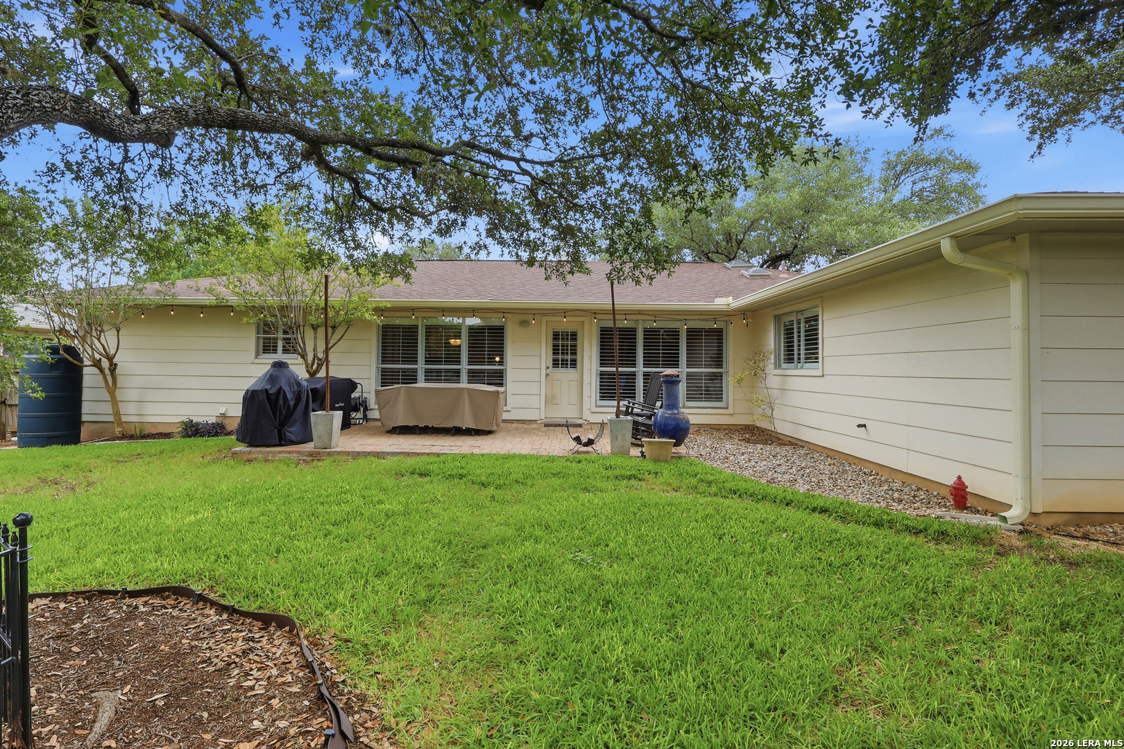 2207 OAK BND