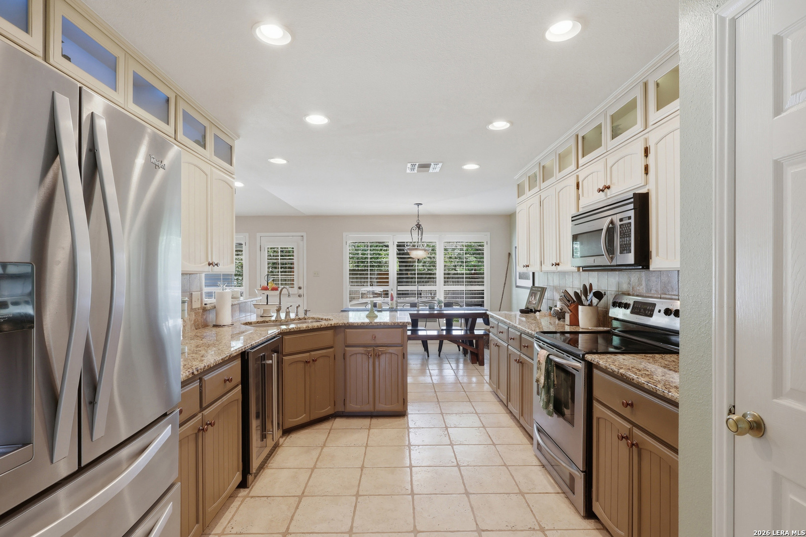 2207 OAK BND