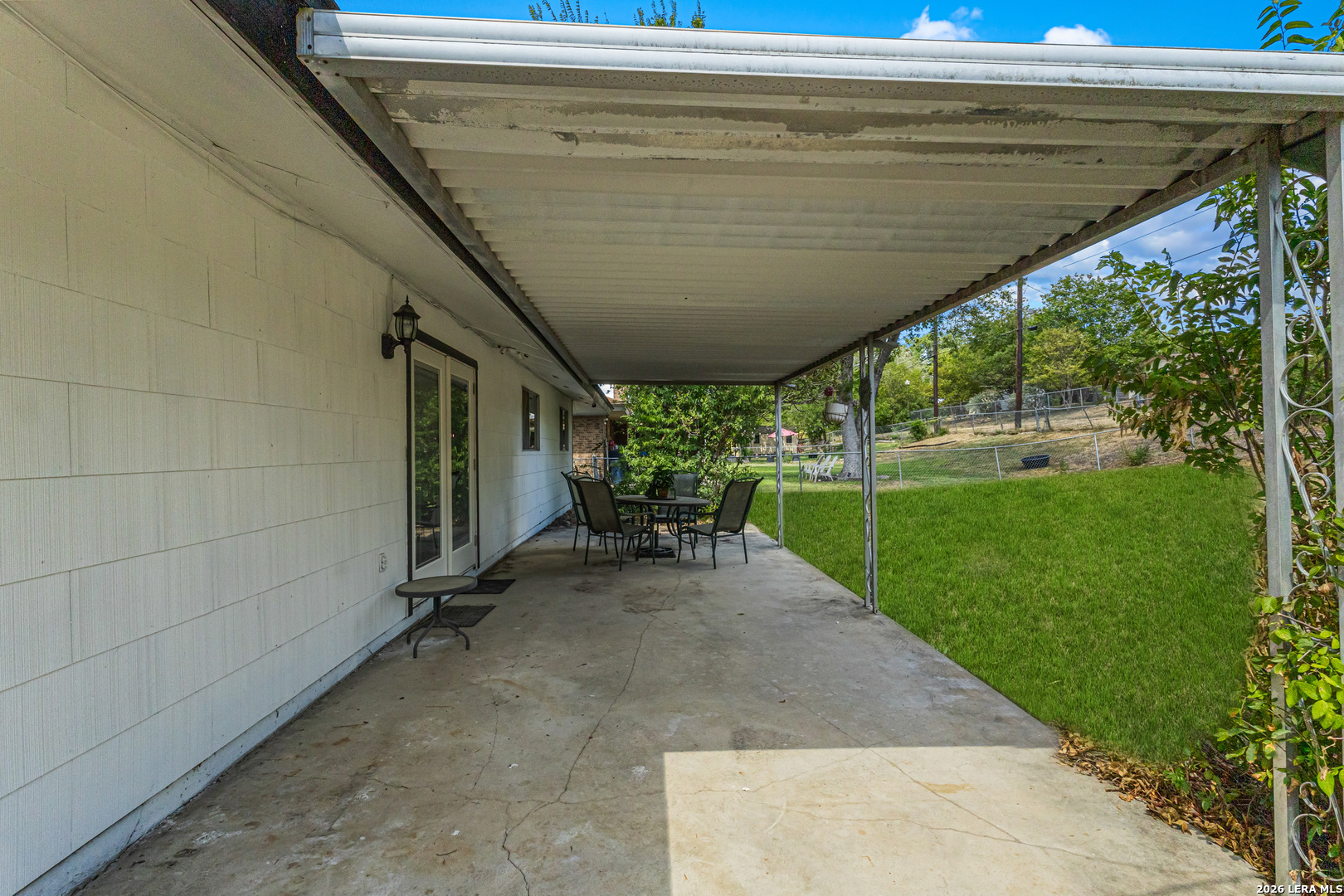 330 WHITECLIFF DR