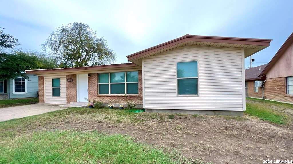 1251 Ricks Dr