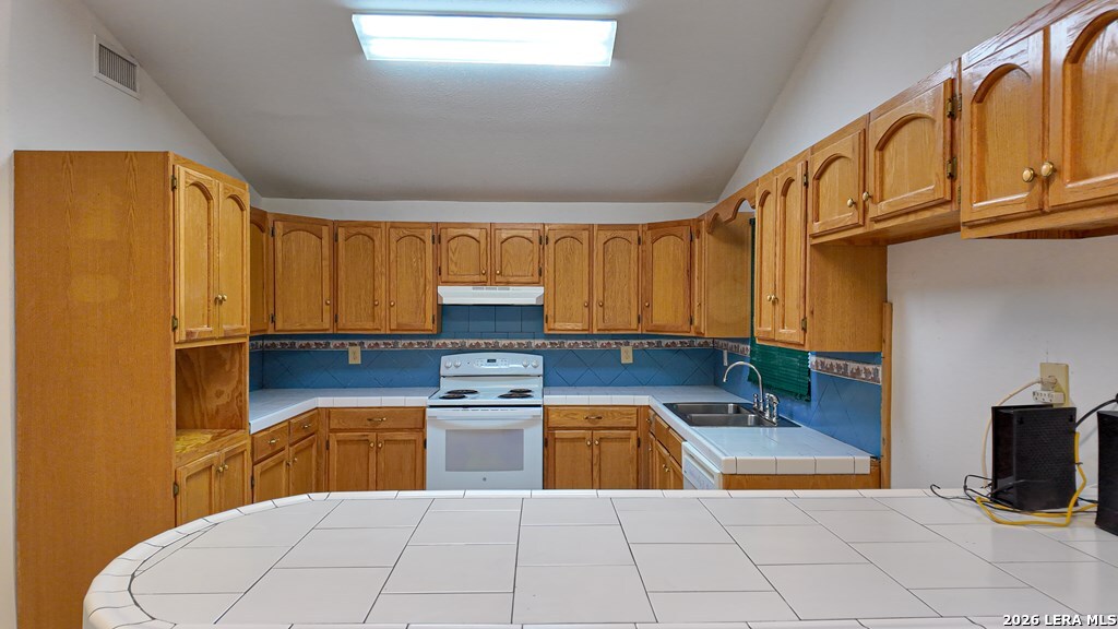 220 Elizondo Rd