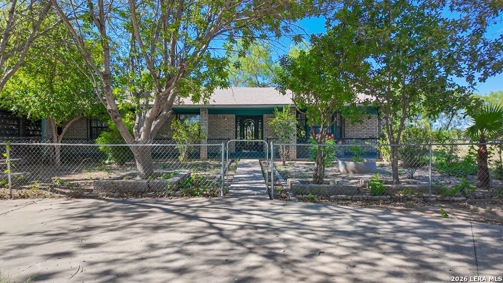 220 Elizondo Rd