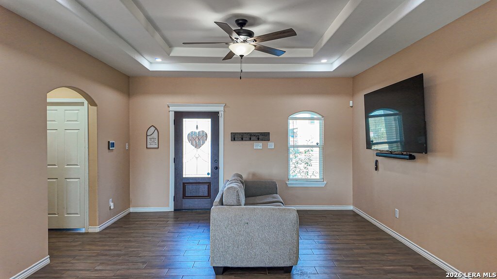 120 Spring View Dr