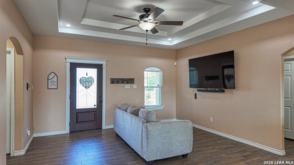 120 Spring View Dr