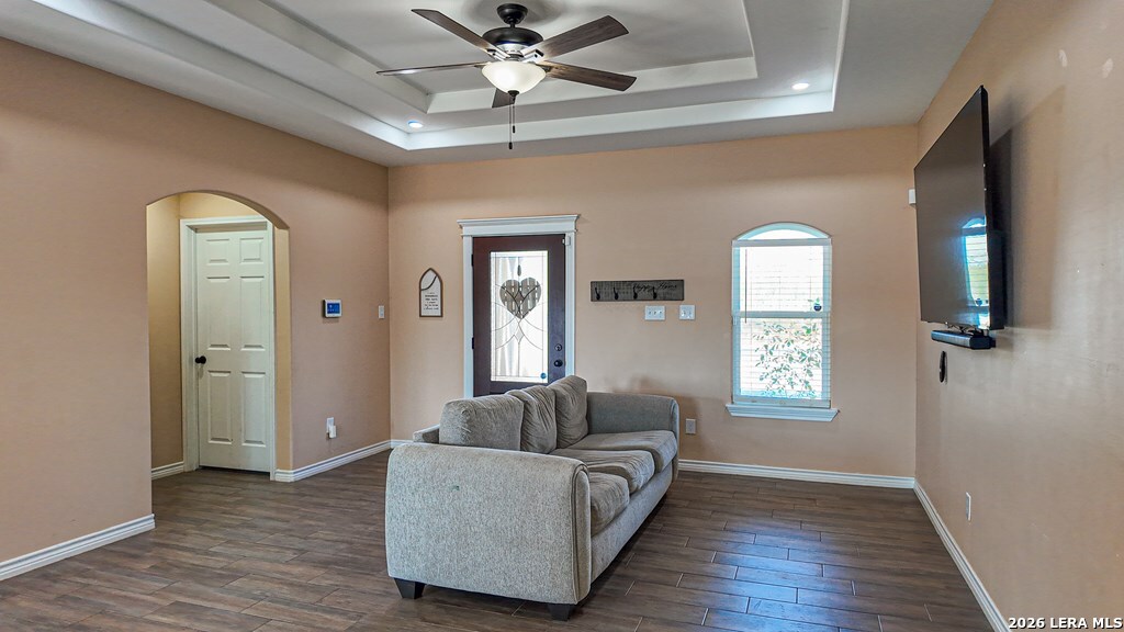 120 Spring View Dr