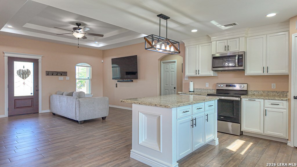 120 Spring View Dr