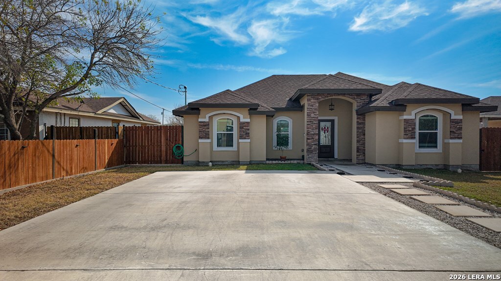 120 Spring View Dr
