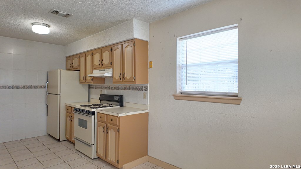 1563 Paseo Encinal Dr