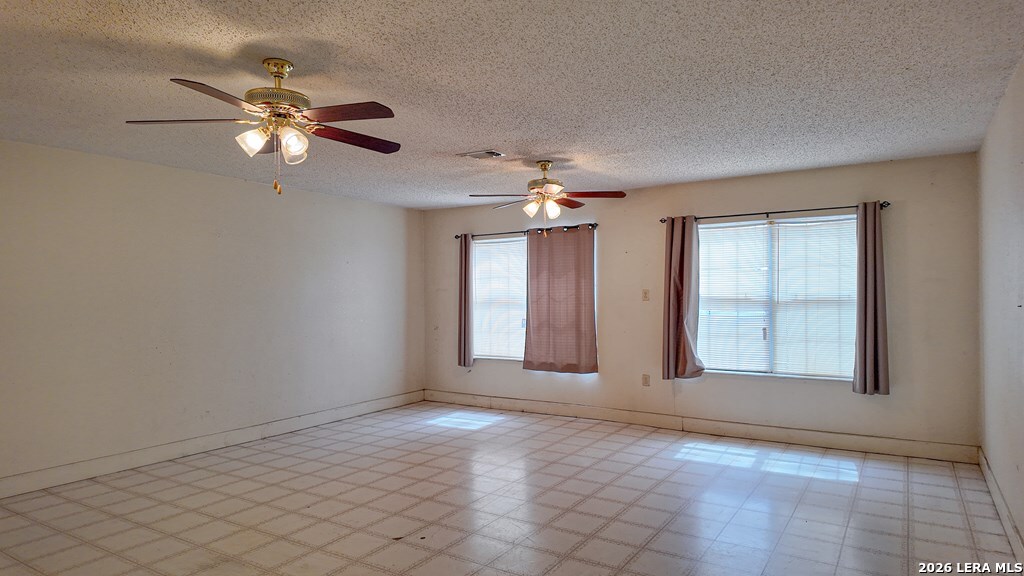 1563 Paseo Encinal Dr